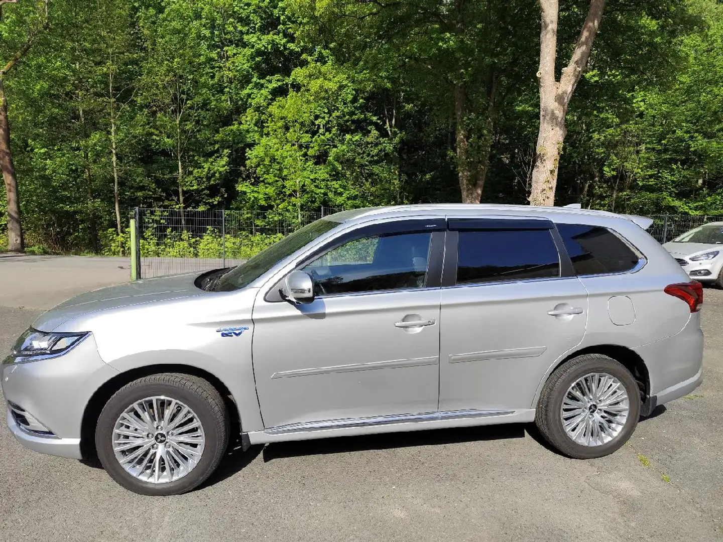 Mitsubishi Outlander PHEV Plus Spirit 4WD - 2