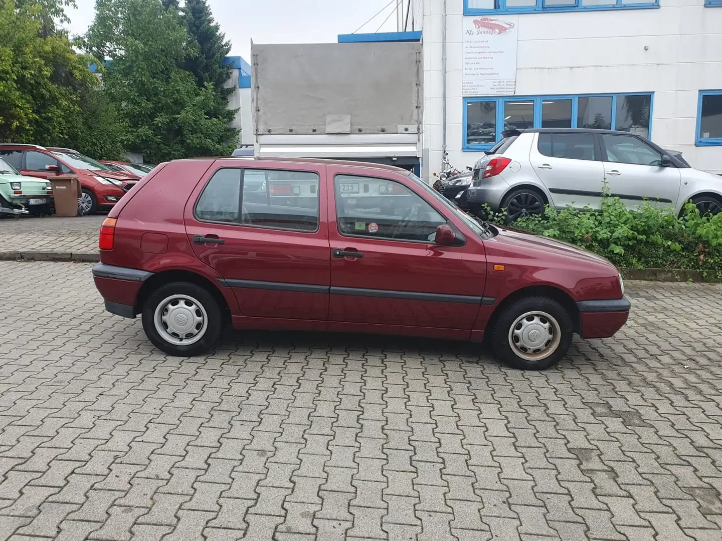 Volkswagen Golf - 2