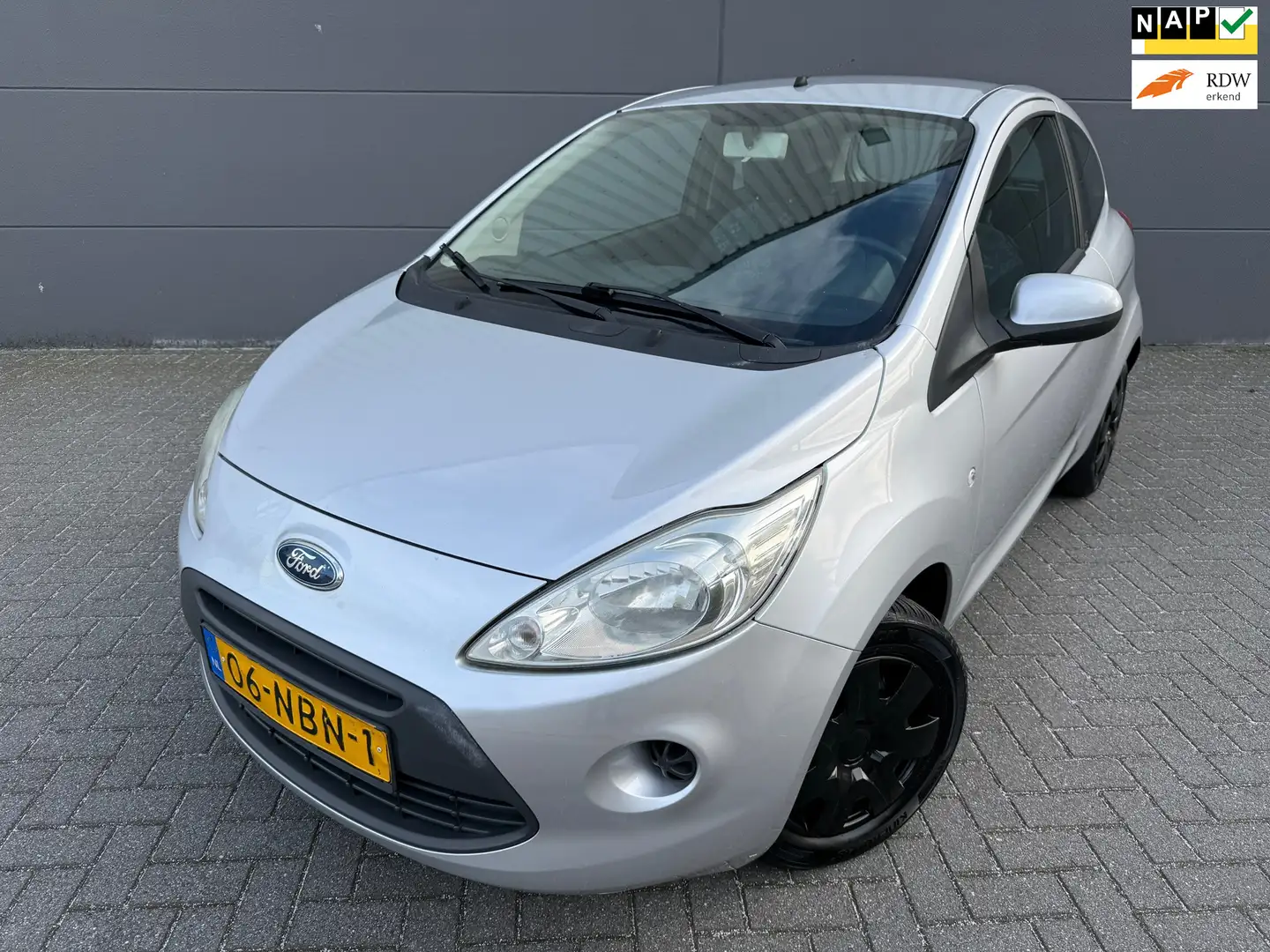 Ford Ka/Ka+ 1.2 Cool&Sound*AIRCO*APK*NAP*ELKT-RAAM*ZUINGE AUTO Grijs - 1