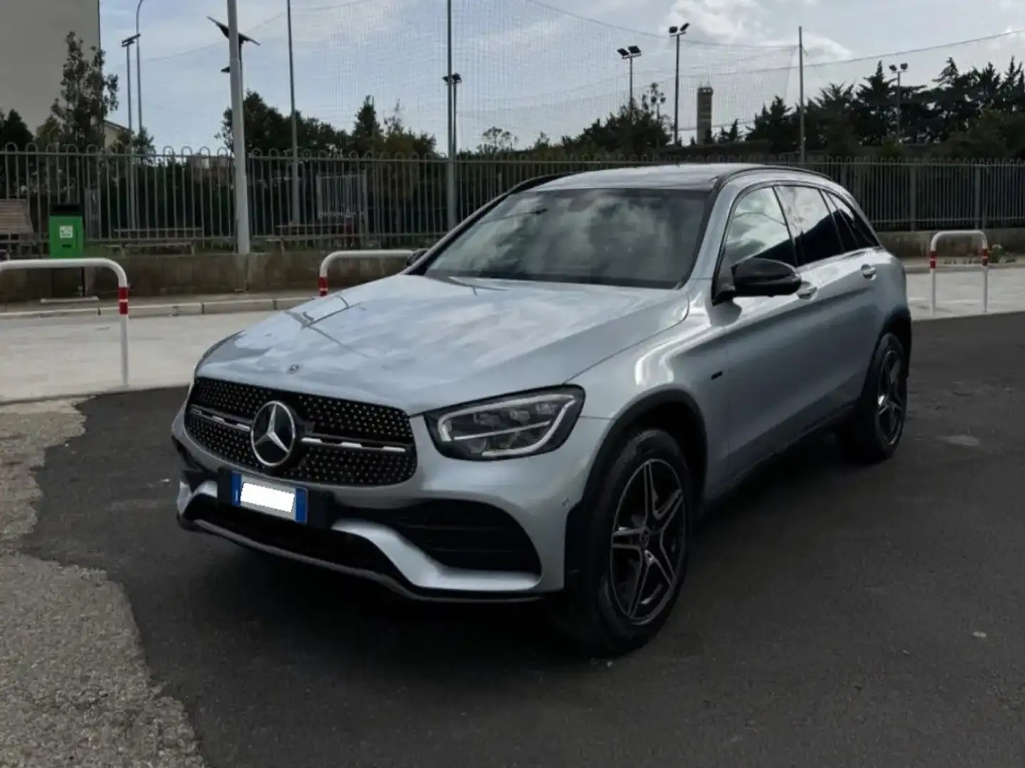 Mercedes-Benz GLC 300 de phev (eq-power) Premium Plus 4matic auto Srebrny - 1