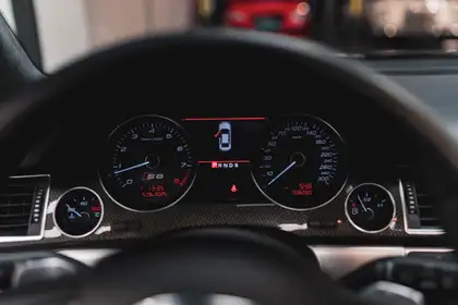 Annonce voiture d'occasion Audi S8 - CARADIZE