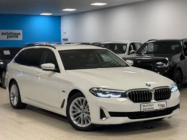 Bmw 530 e/Aut/HUD/LEDerKomfortStz/ParkAs/Kamera/LuxLi