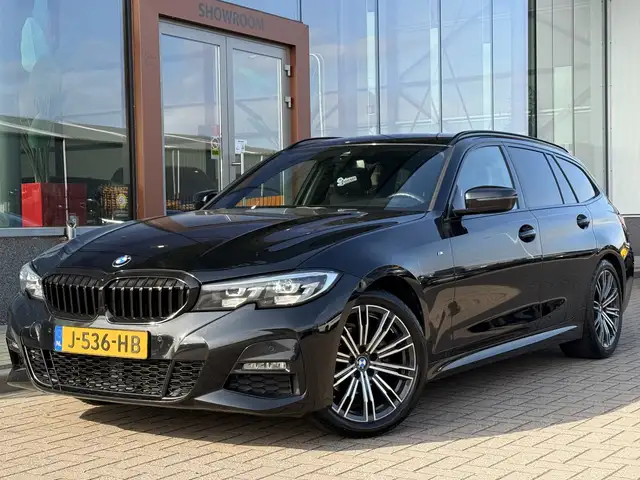 BMW 3 Series view 3