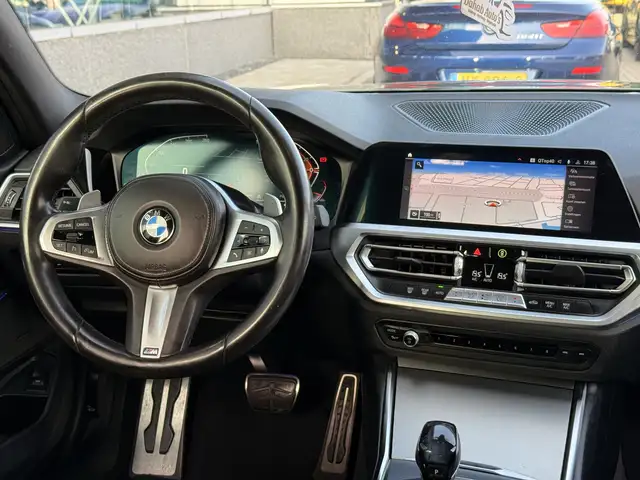 BMW 3 Series view 12