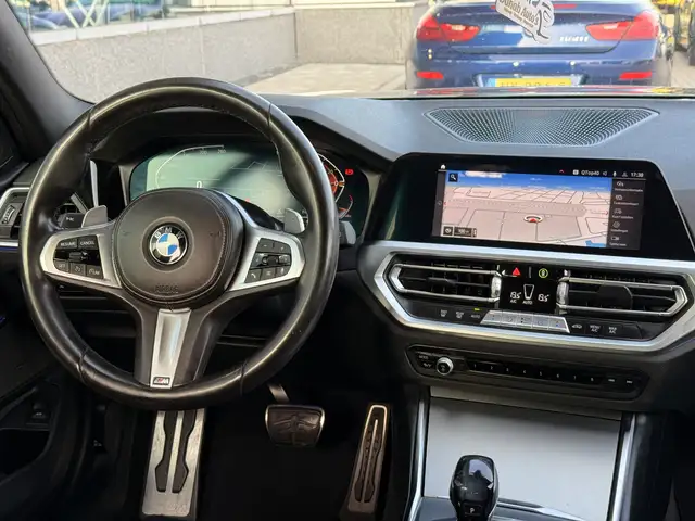 BMW 3 Series view 10