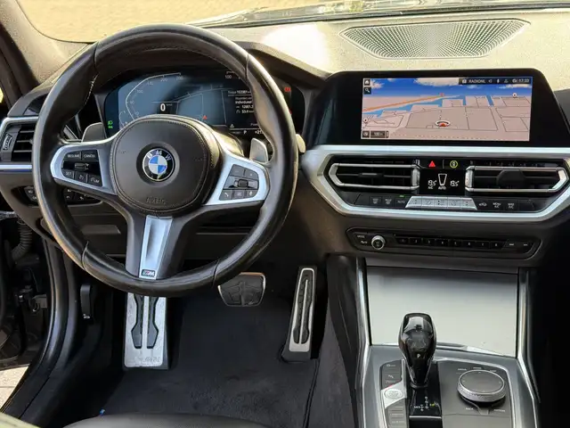 BMW 3 Series view 8