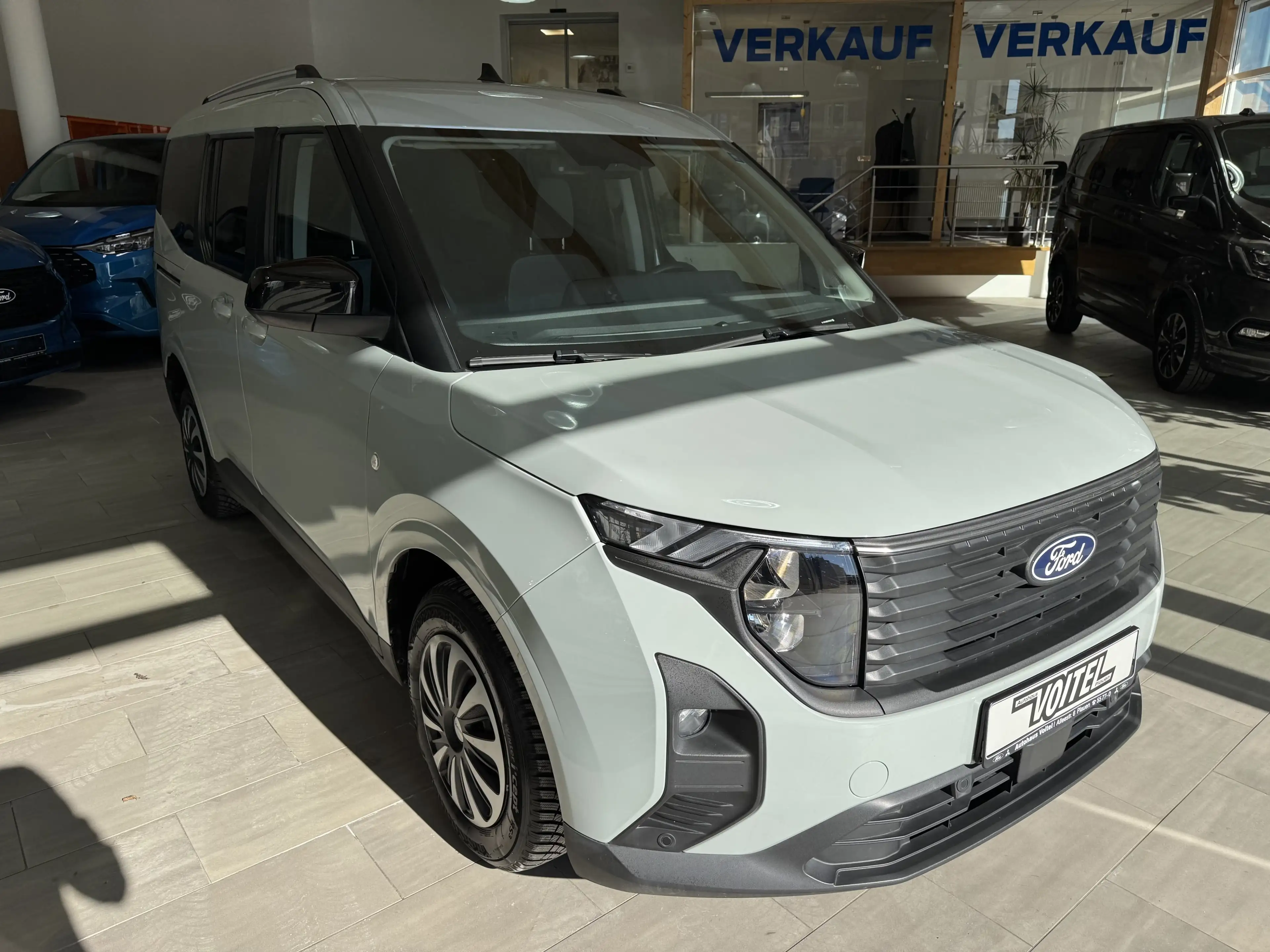 Ford Tourneo Courier Titanium Automatik / RFK — photo 4