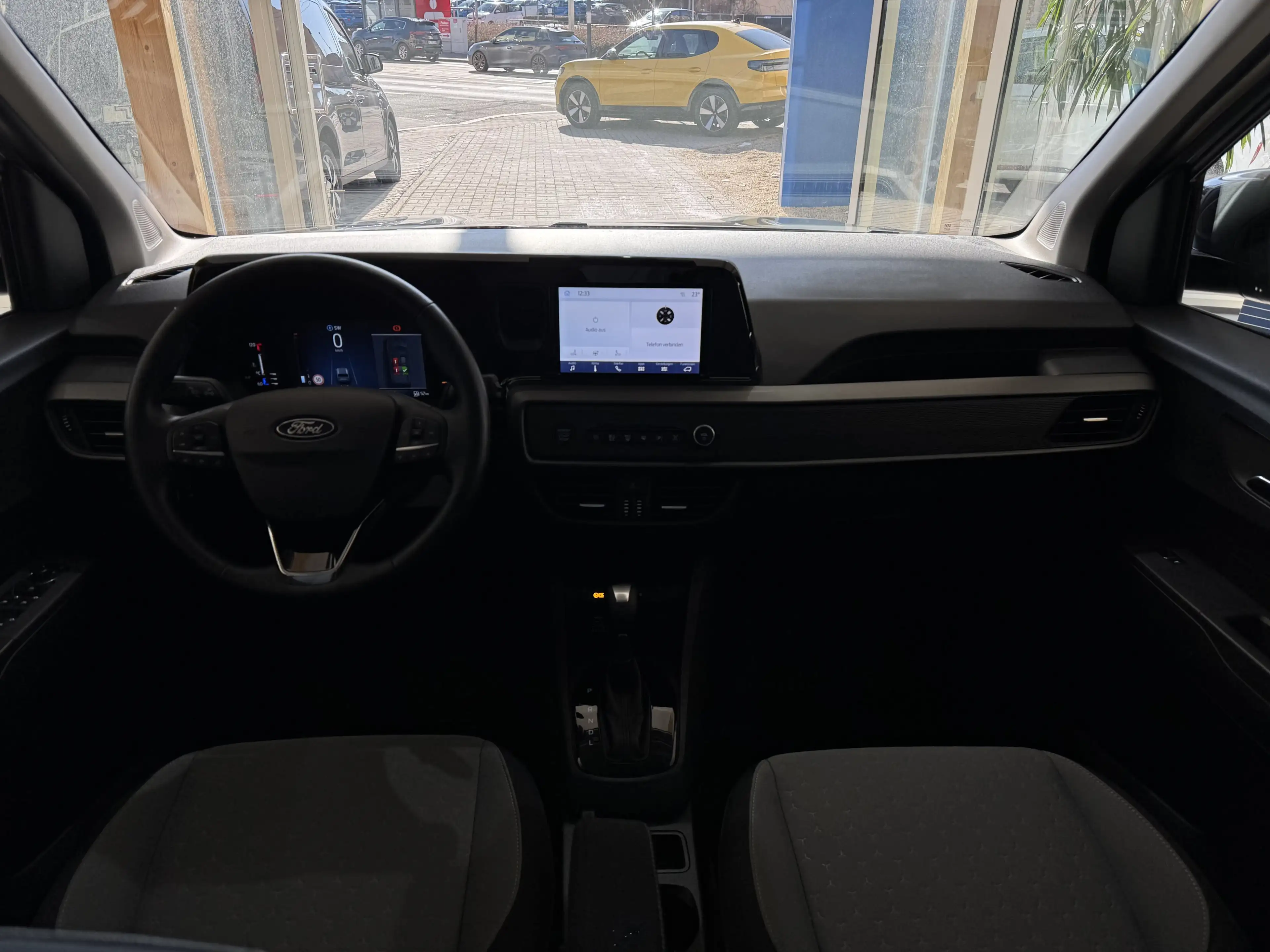 Ford Tourneo Courier Titanium Automatik / RFK — photo 12