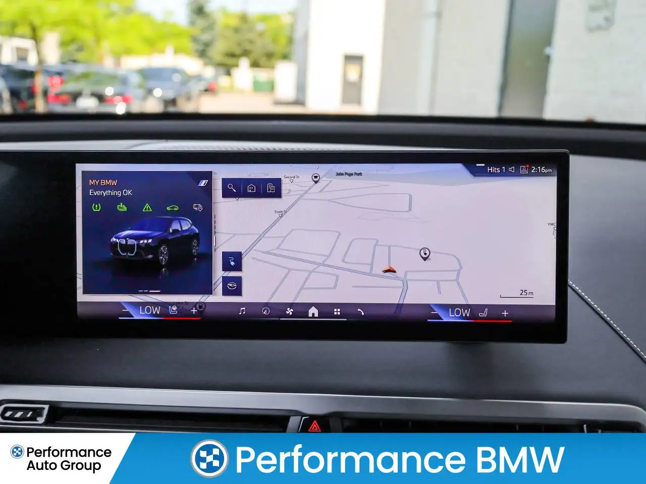BMW iX photo BMW iX