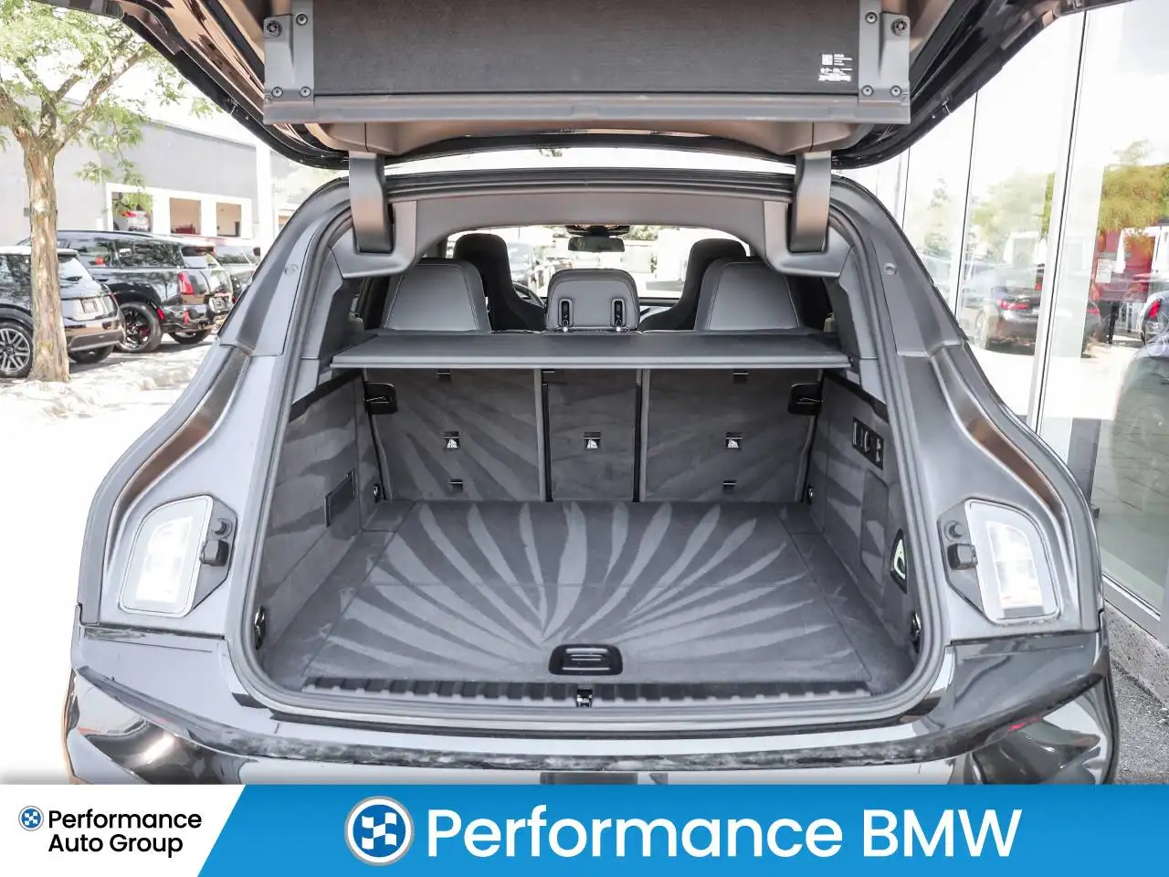 BMW iX photo BMW iX
