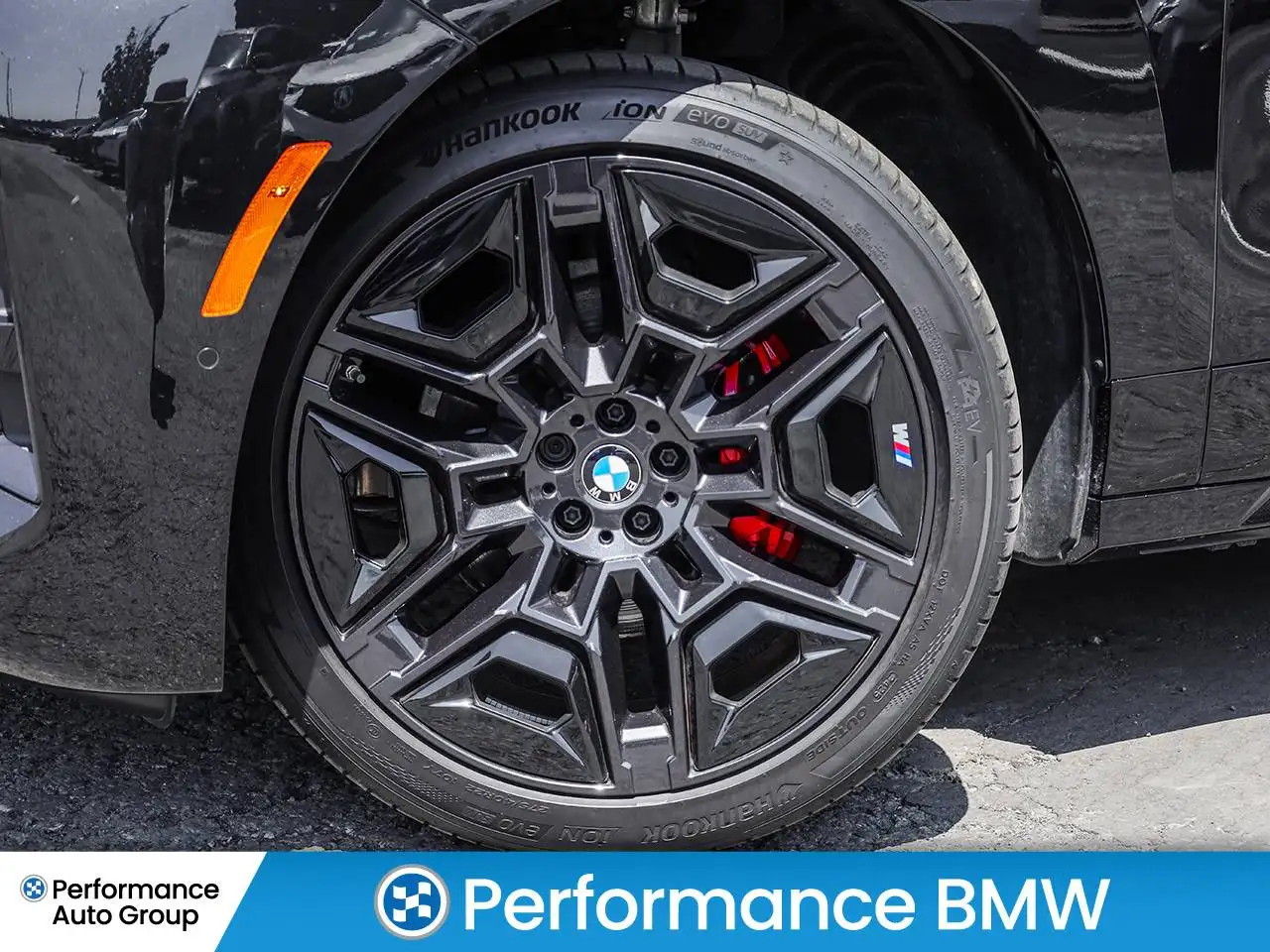 BMW iX photo BMW iX