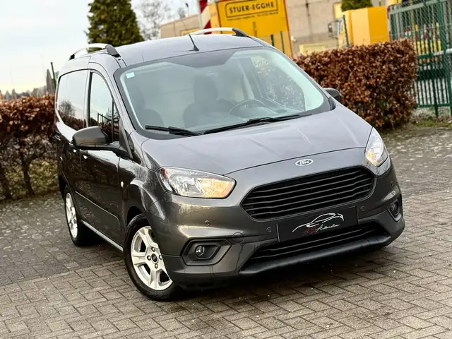 Ford Transit Courier 1.5 TDCi*CLIM AUTO*ATT REMORQUE*GARANTIE*