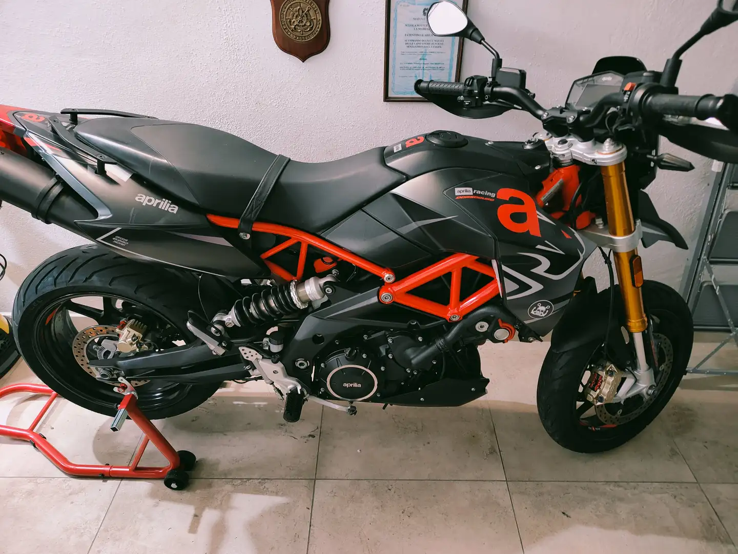 Aprilia Dorsoduro 900 ABS Nero - 1