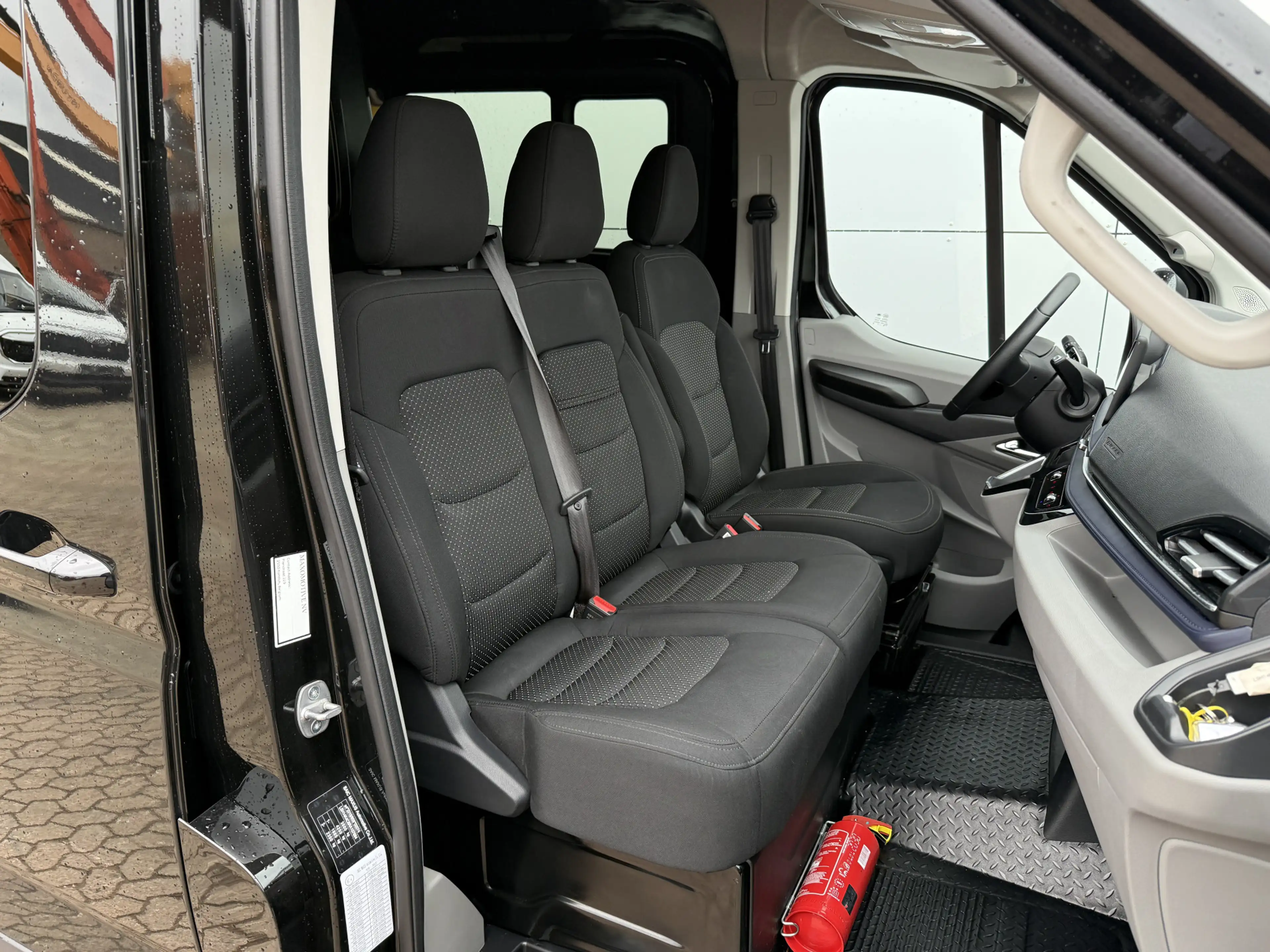 Maxus eDeliver 9 77kWh 204PK Nieuw model! Dubbele Cabine 7 Stoelen — photo 9