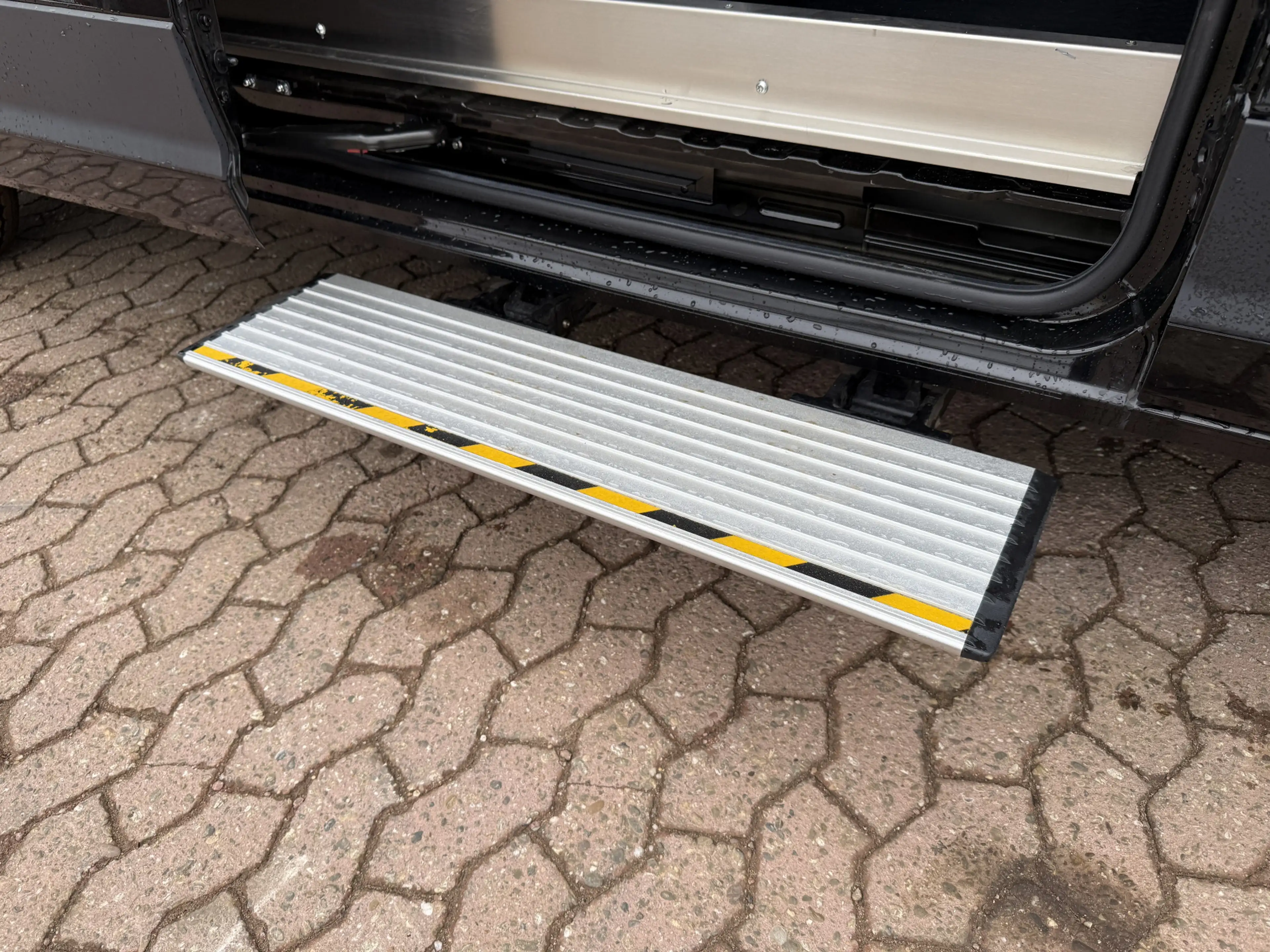 Maxus eDeliver 9 77kWh 204PK Nieuw model! Dubbele Cabine 7 Stoelen — photo 21