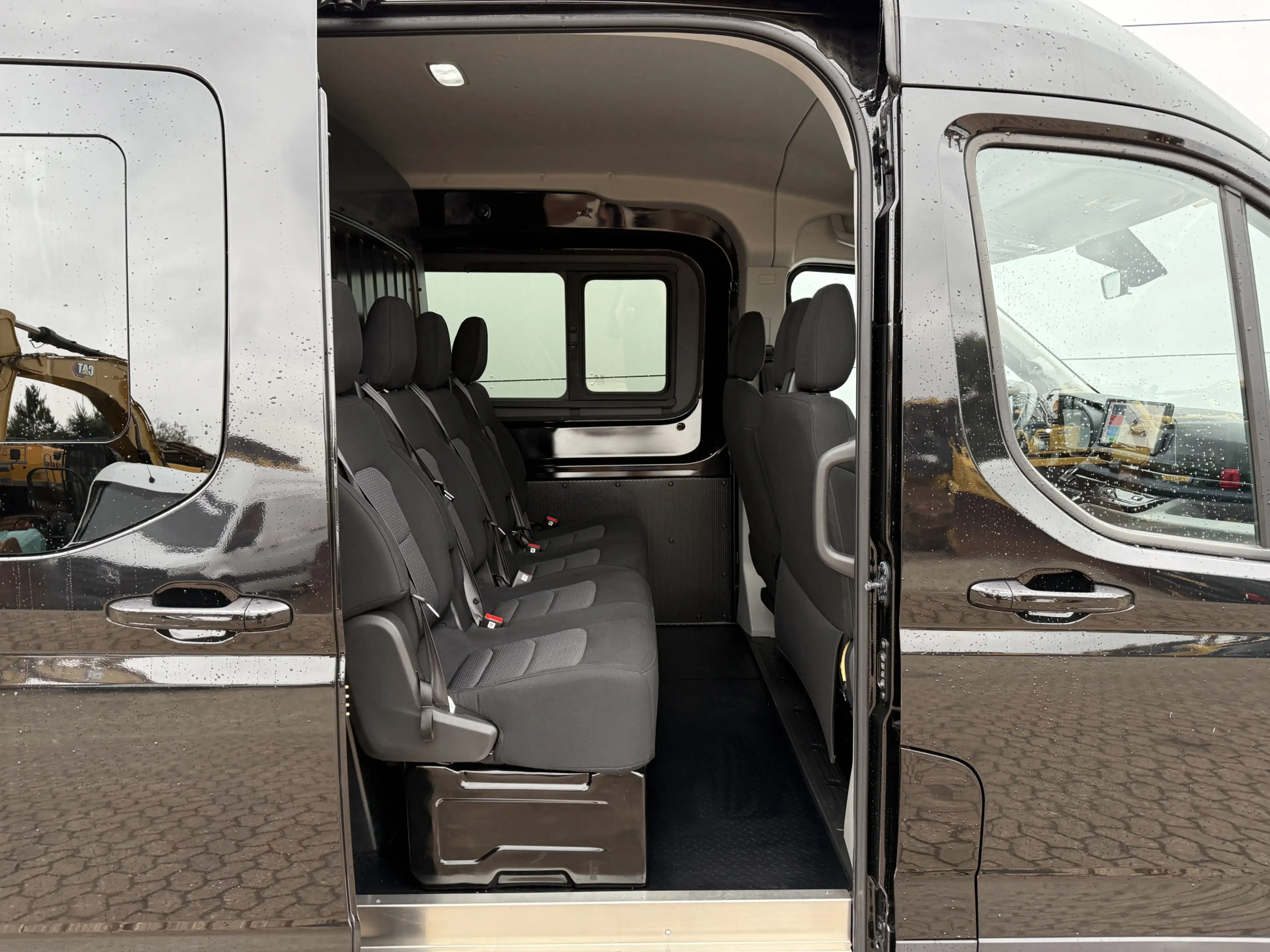 Maxus eDeliver 9 77kWh 204PK Nieuw model! Dubbele Cabine 7 Stoelen — photo 12