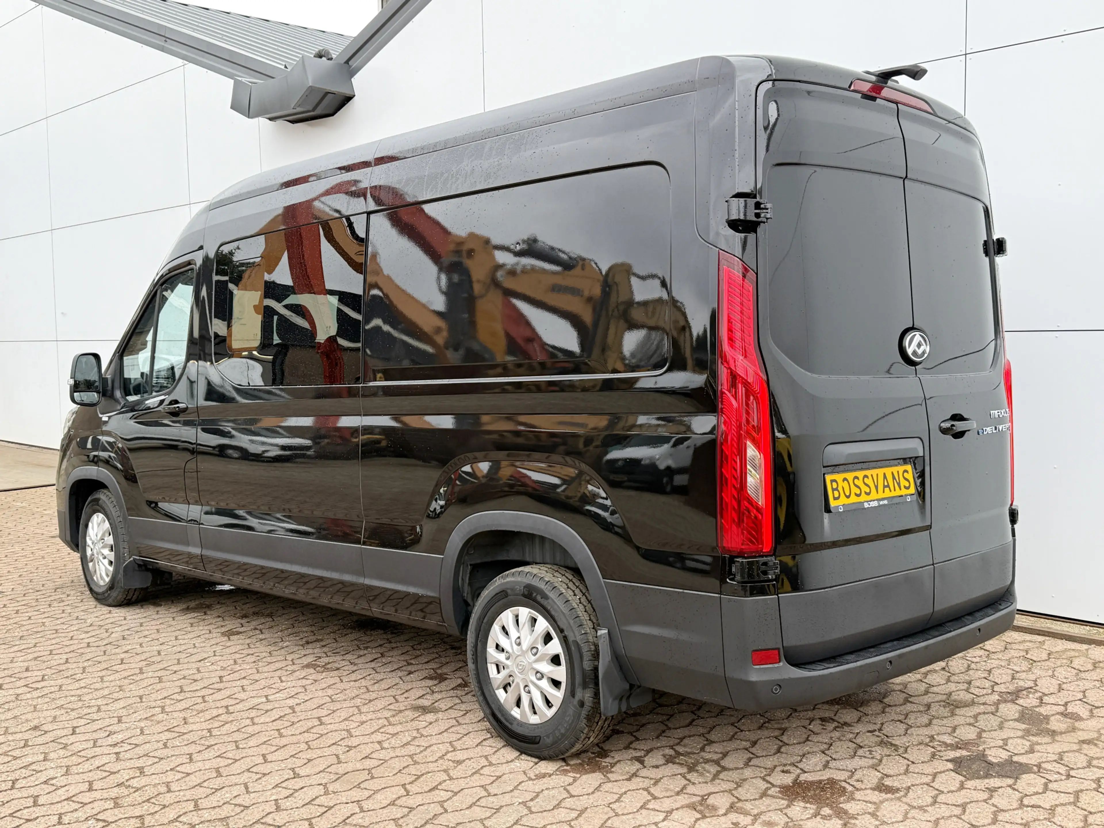 Maxus eDeliver 9 77kWh 204PK Nieuw model! Dubbele Cabine 7 Stoelen — photo 3