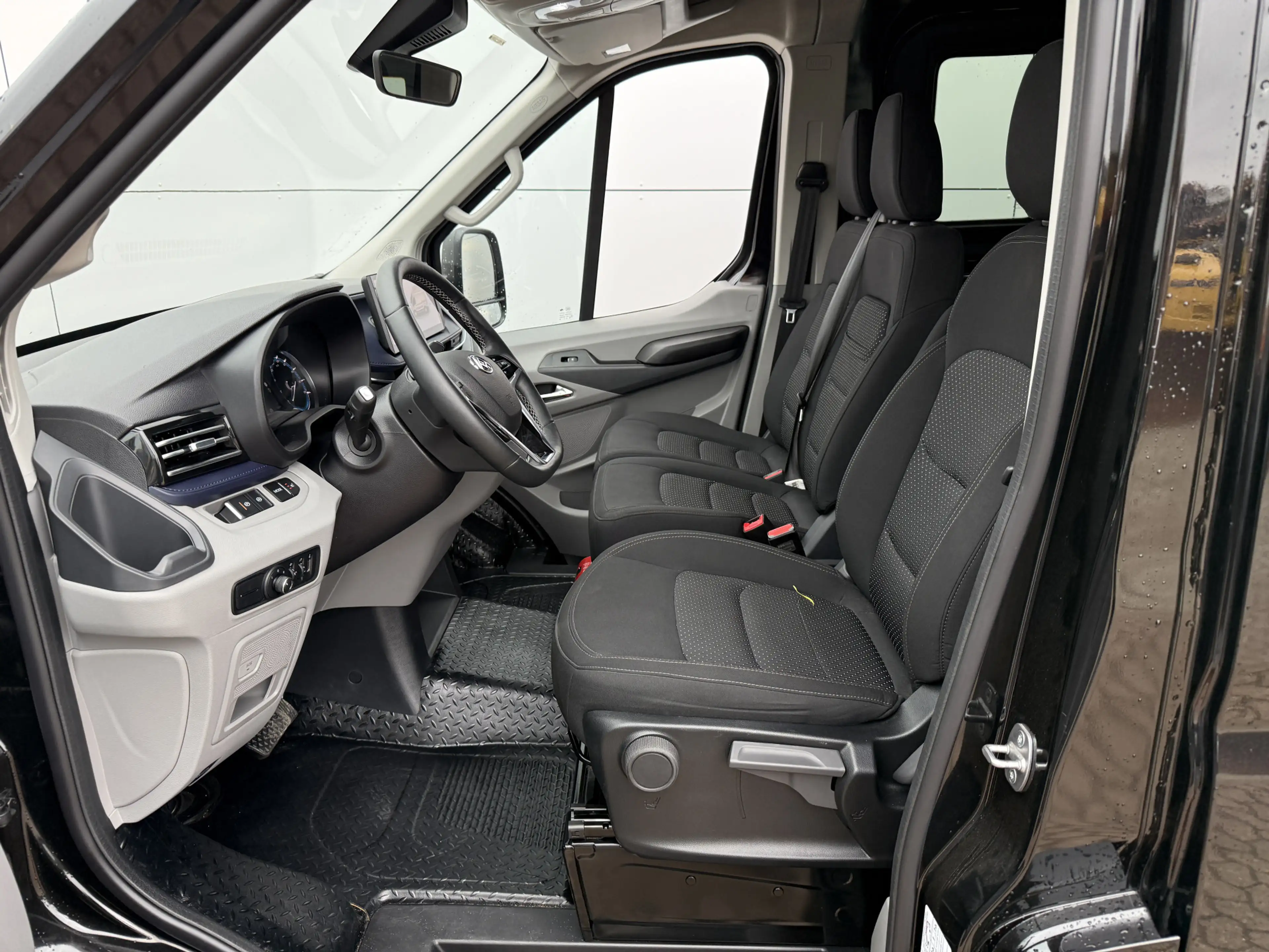 Maxus eDeliver 9 77kWh 204PK Nieuw model! Dubbele Cabine 7 Stoelen — photo 8
