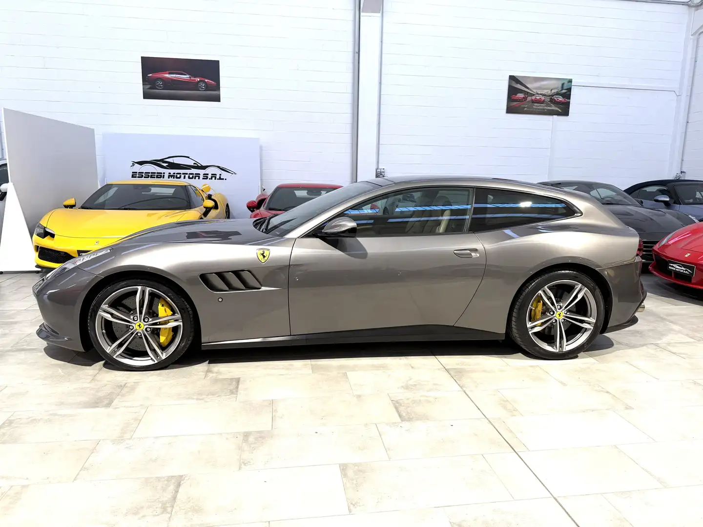 Ferrari GTC4 Lusso 6.3 DTC W12 - 2