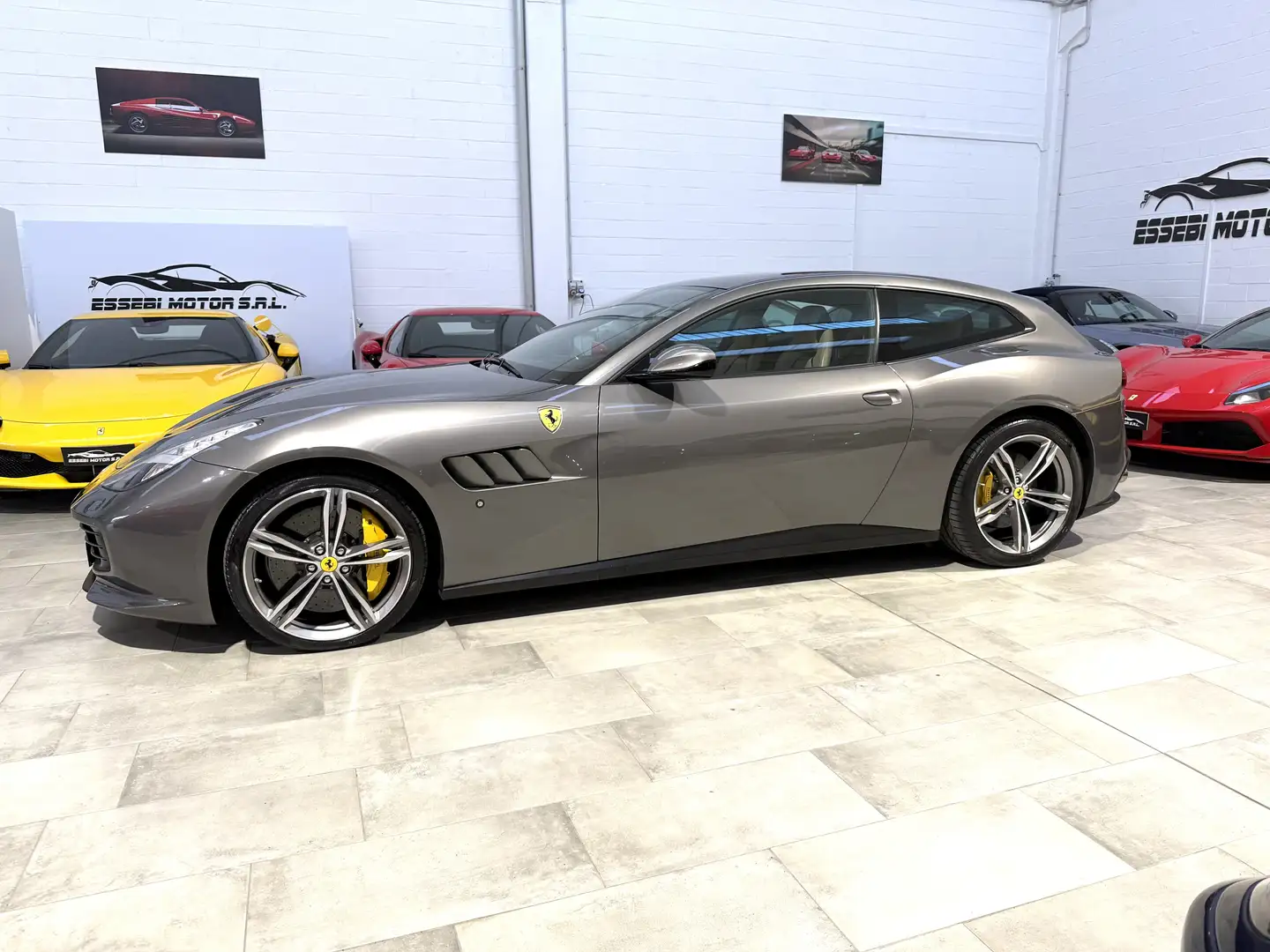 Ferrari GTC4 Lusso 6.3 DTC W12 - 1