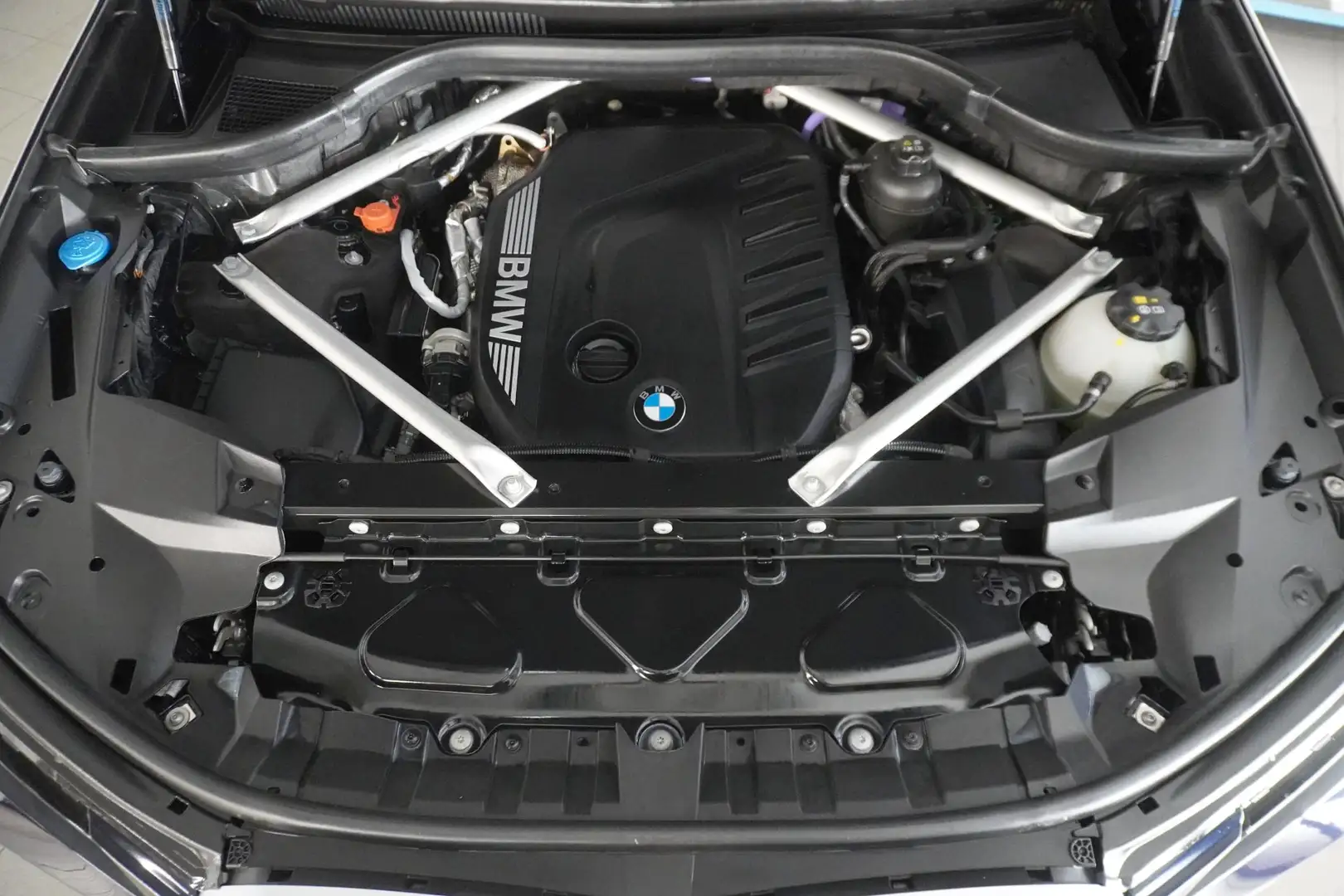 BMW X7 xDrive40d Schwarz - 2