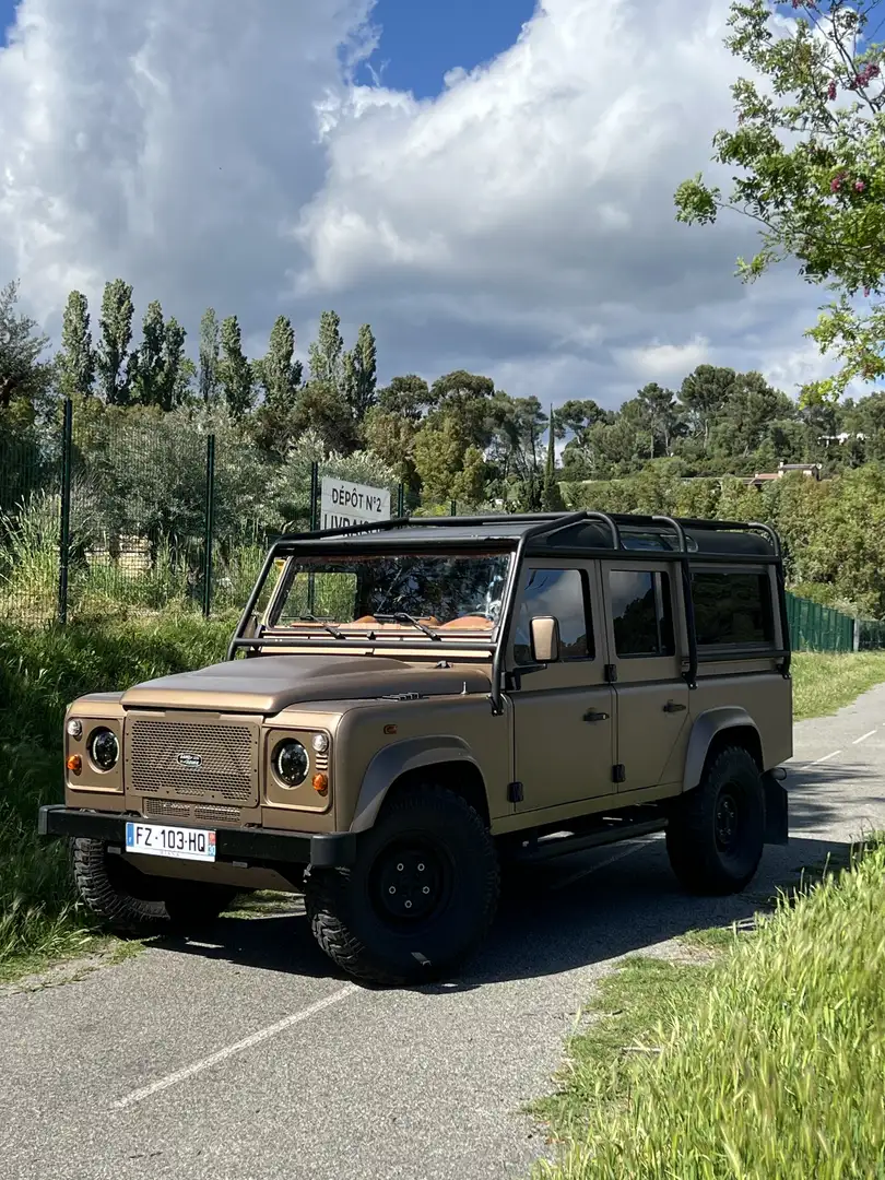 Land Rover Defender 110 Station Wagon SE - 1