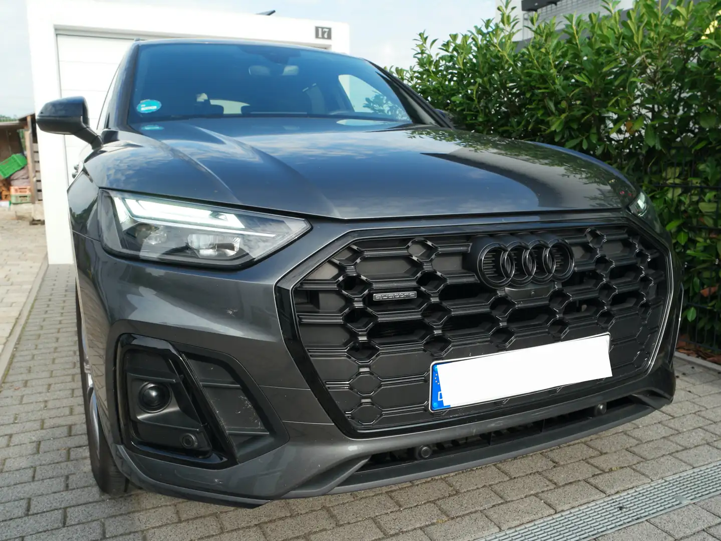 Audi Q5 40TDI qu. S tronic Sline VIR AHK ACC 360° GAR Schwarz - 1