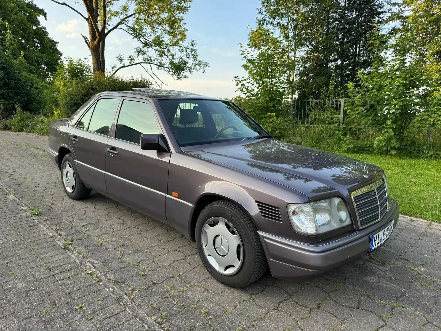Mercedes-Benz E 250 E250D - 1