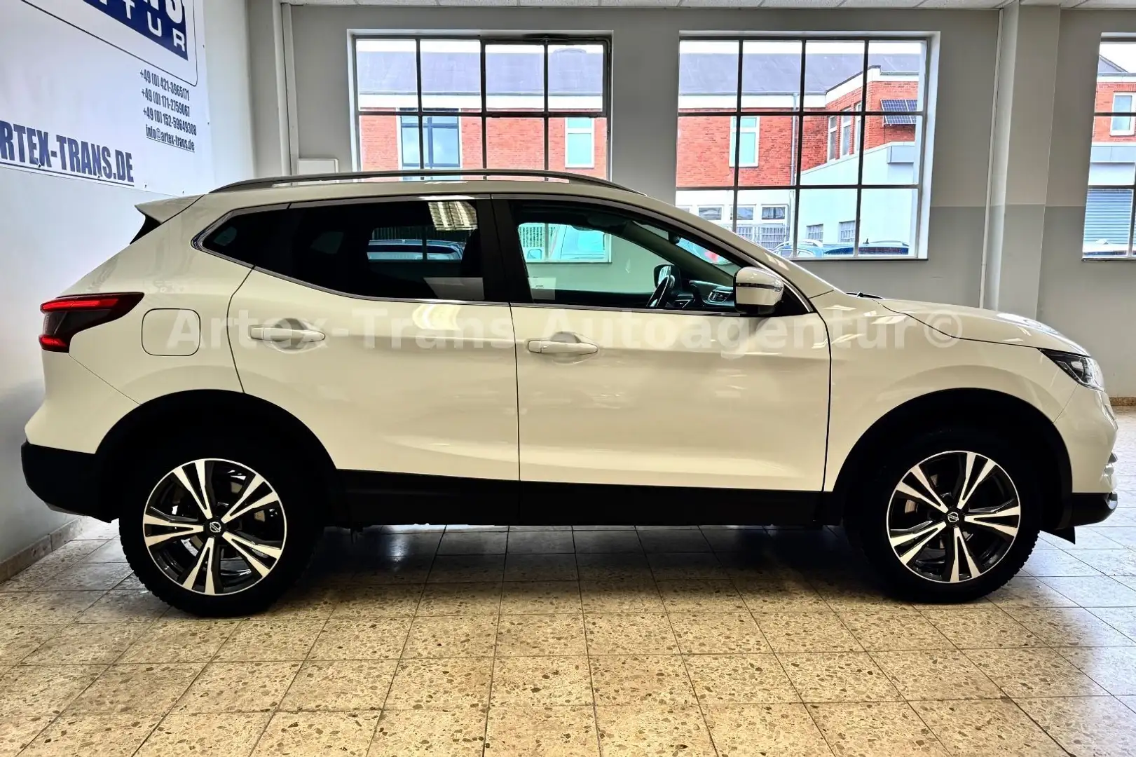 Nissan Qashqai N-Connecta /360°-KAM/SHZ/PANO/KEYLESS Weiß - 2