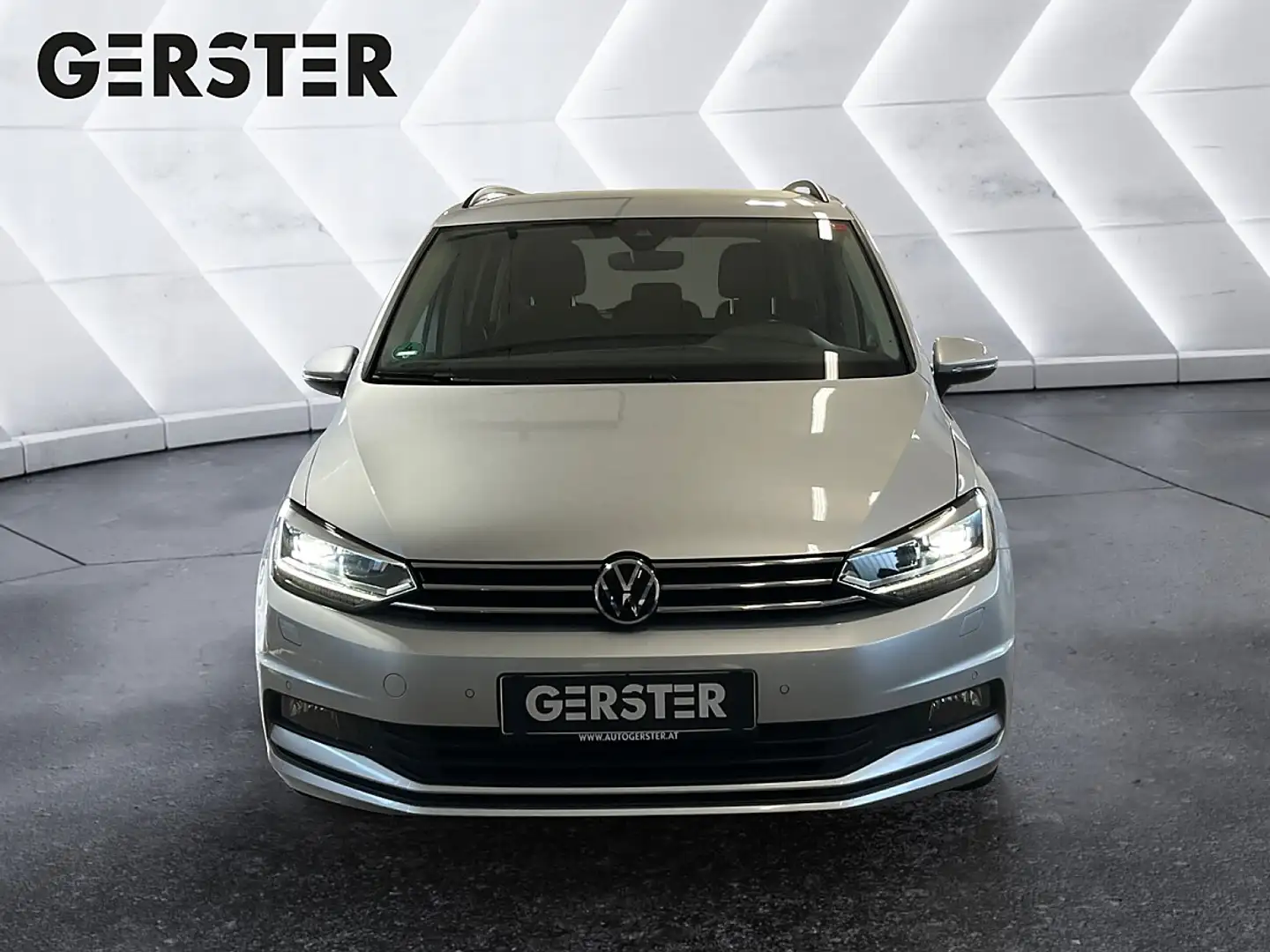 Volkswagen Touran Sky 2,0 SCR TDI DSG Silber - 2