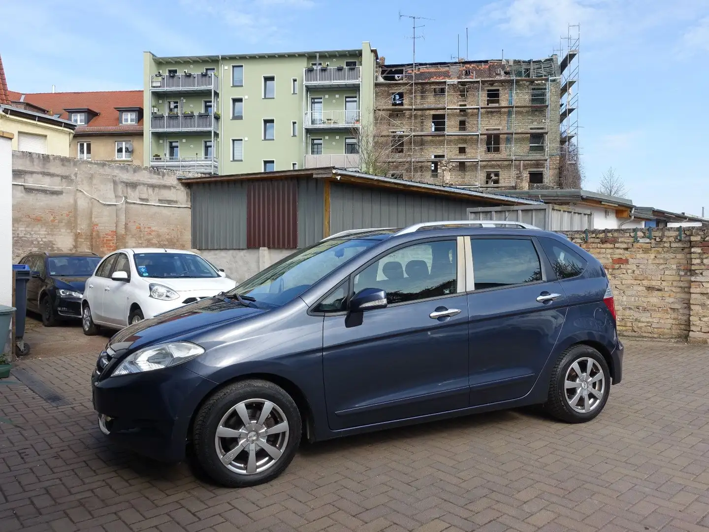 Honda FR-V 2.0 Comfort, EU4, 6-Sitze, Allwetterreifen Grau - 2