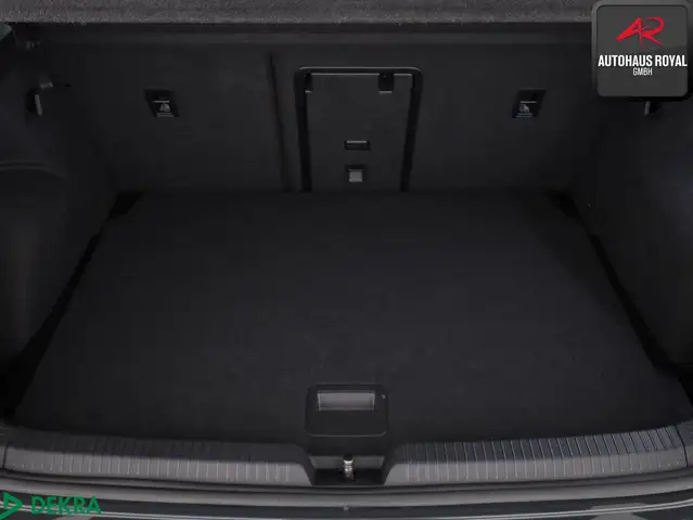Volkswagen Golf view 13