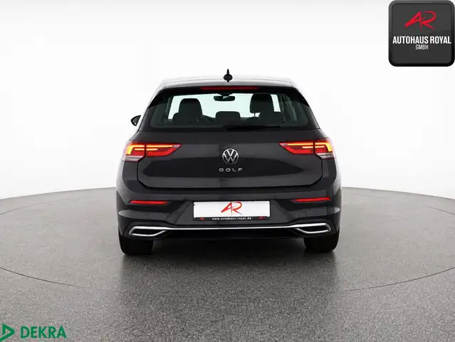 Volkswagen Golf view 4