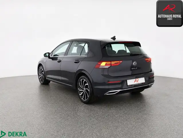 Volkswagen Golf view 3