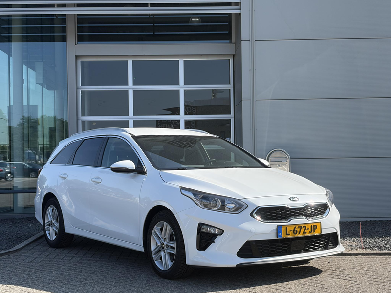 Kia Ceed SW / cee'd SW Sportswagon 1.0 T-GDi MHEV DynamicPlusLine I Trekh — photo 3