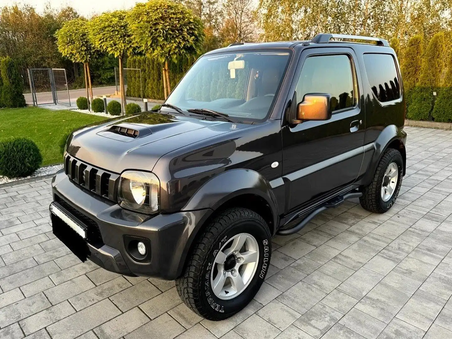 Suzuki Jimny JimnyClub Ranger Schwarz - 1