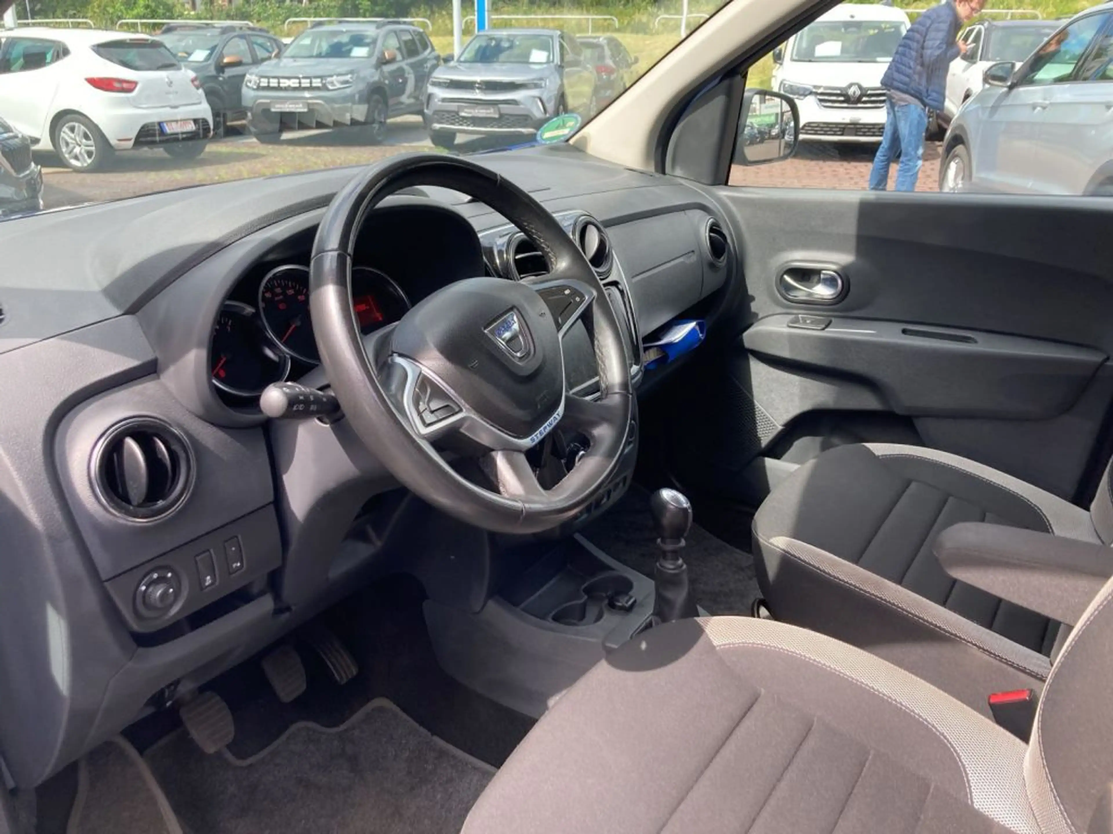 Dacia Lodgy Blue dCi 115 (7-Sitzer) Stepway Selection Blue — photo 10