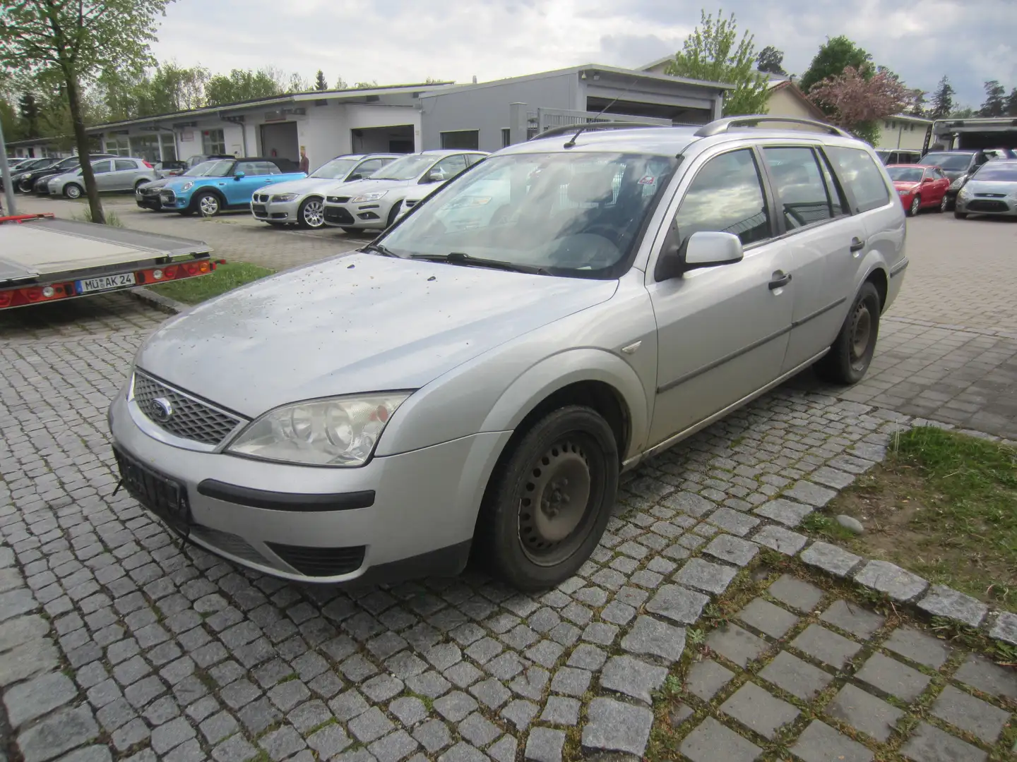 Ford Mondeo 1.8 Turnier Ambiente Stříbrná - 1