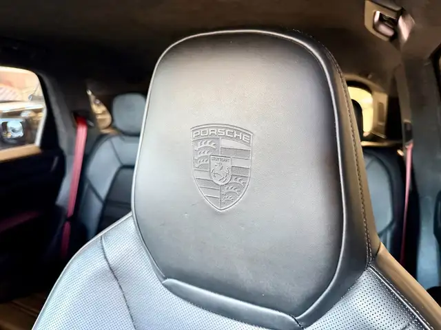 Porsche Cayenne view 7