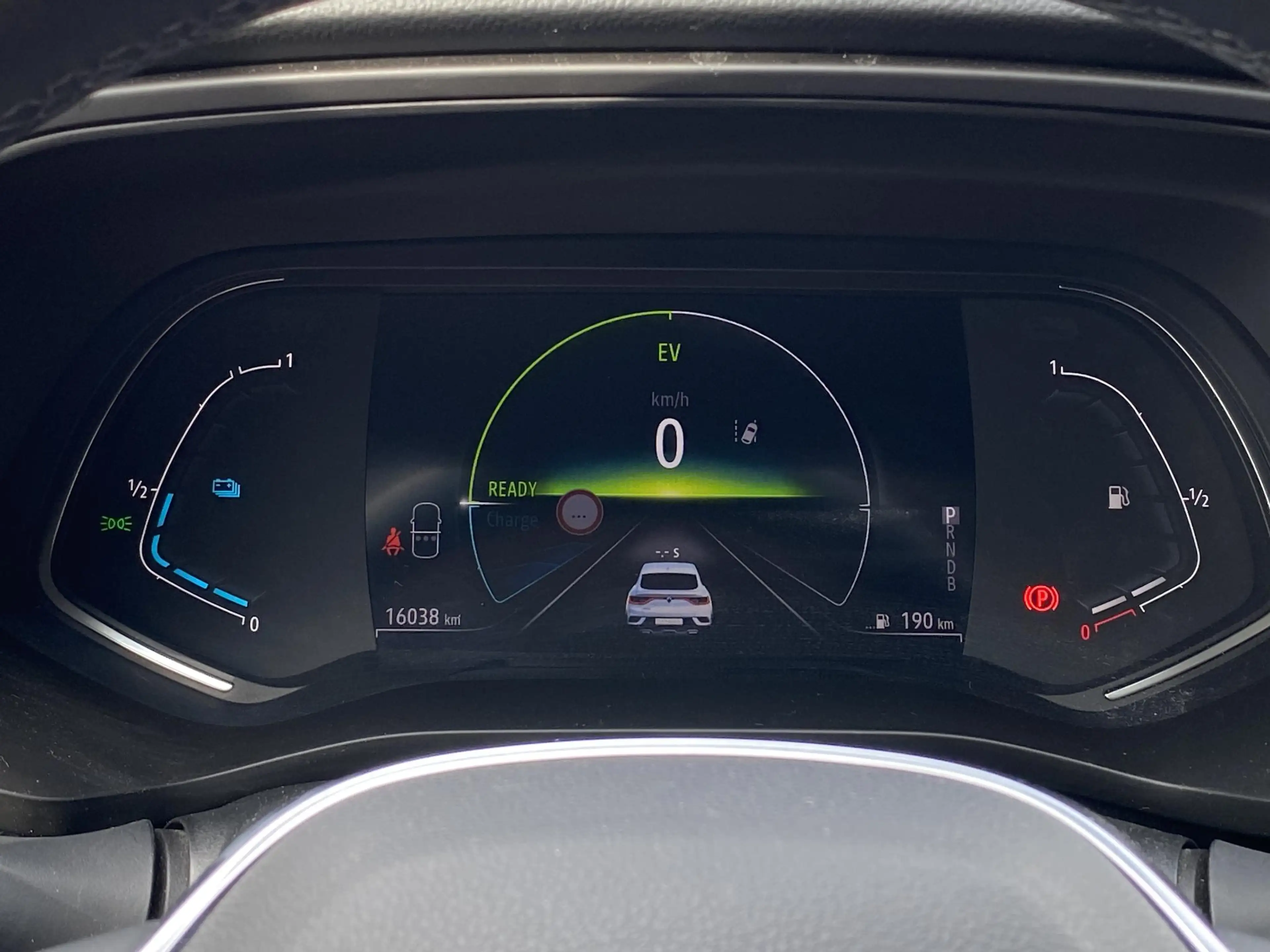 Renault Arkana Evolution E-TECH Hybrid 145 — photo 8