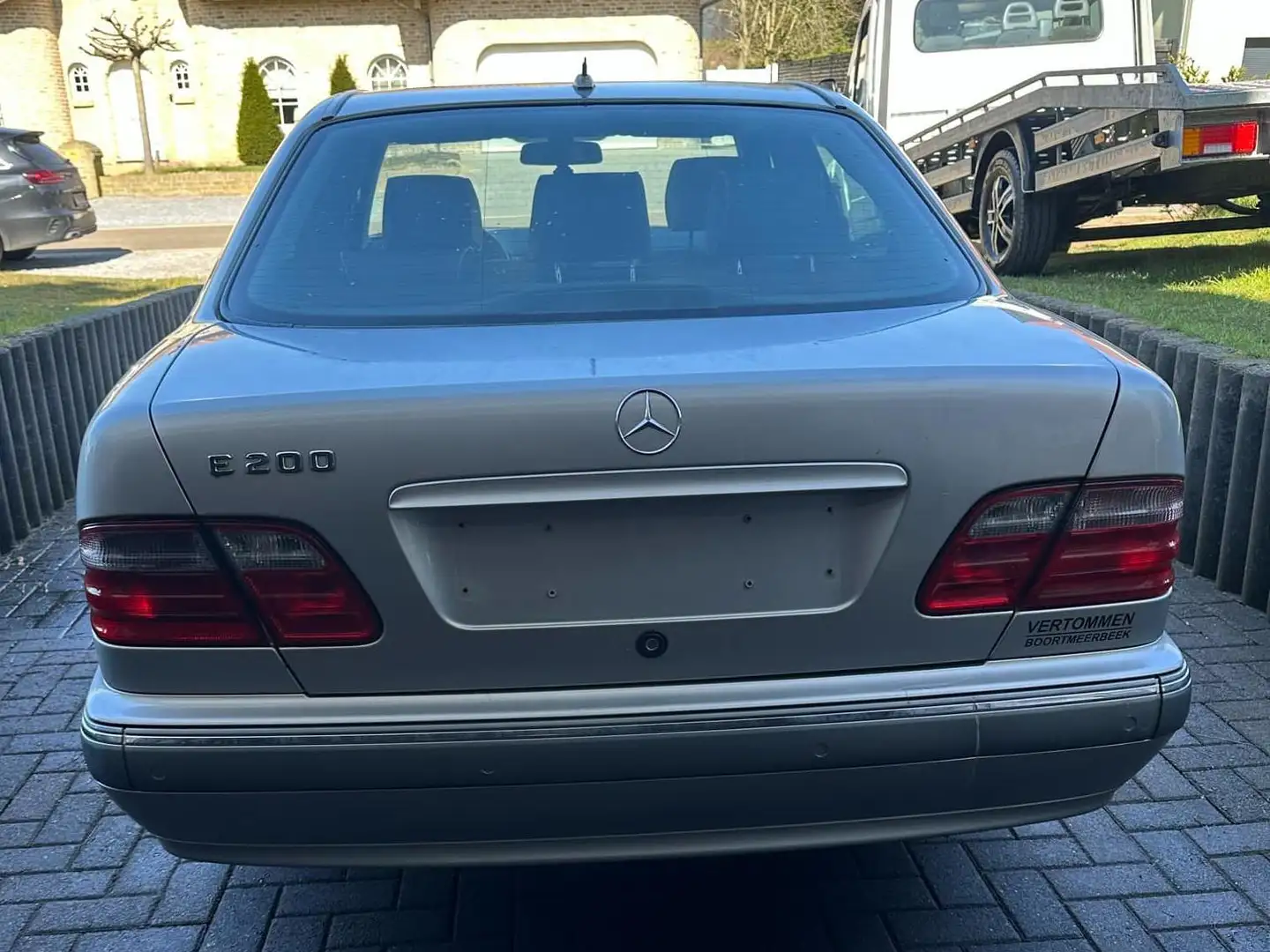 Mercedes-Benz E 200 E 200 Kompressor Elegance Argintiu - 2