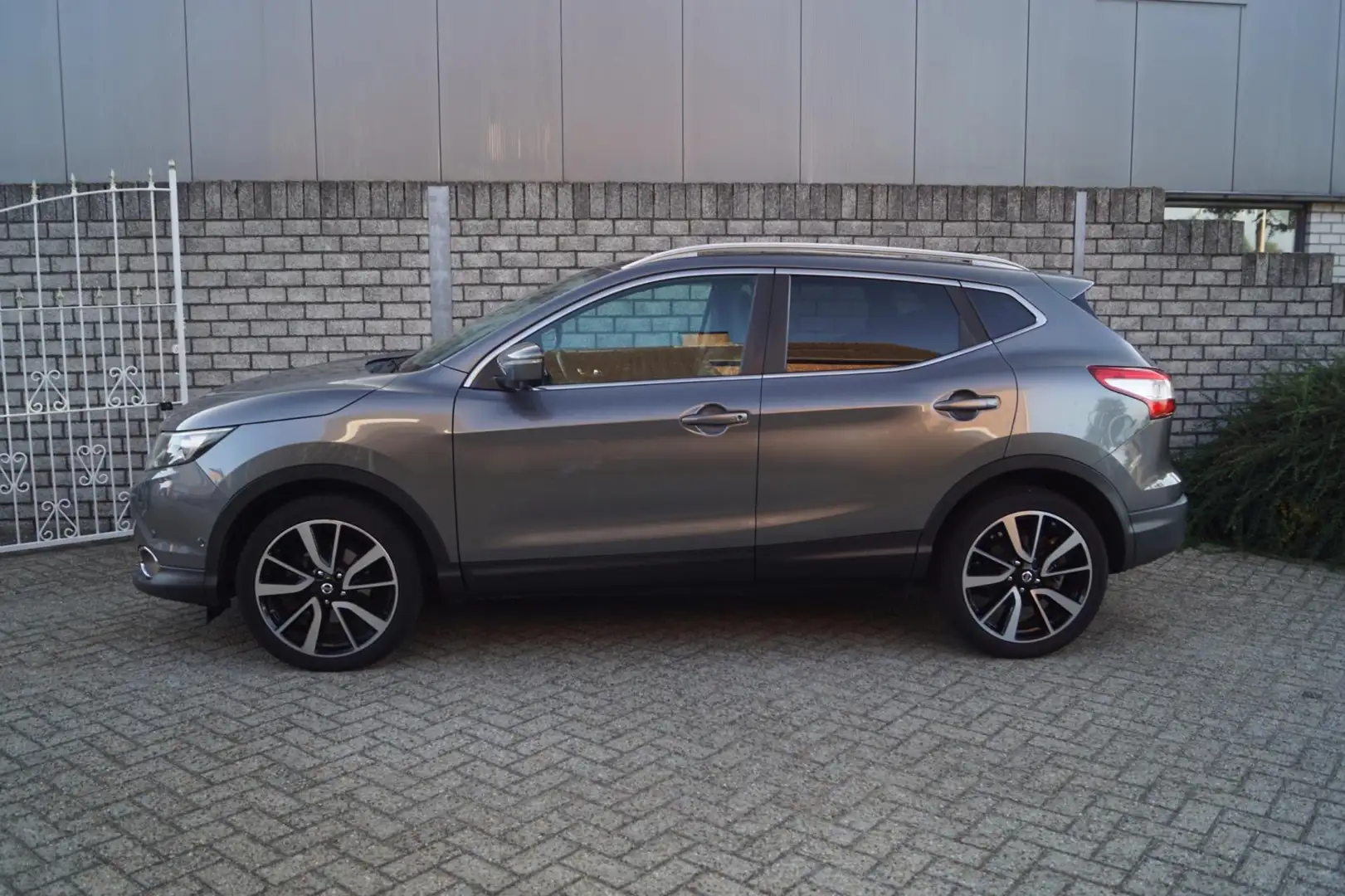 Nissan Qashqai 1.2 Premier Edition Leder Stoel/Voorruitverw Panod Grijs - 2