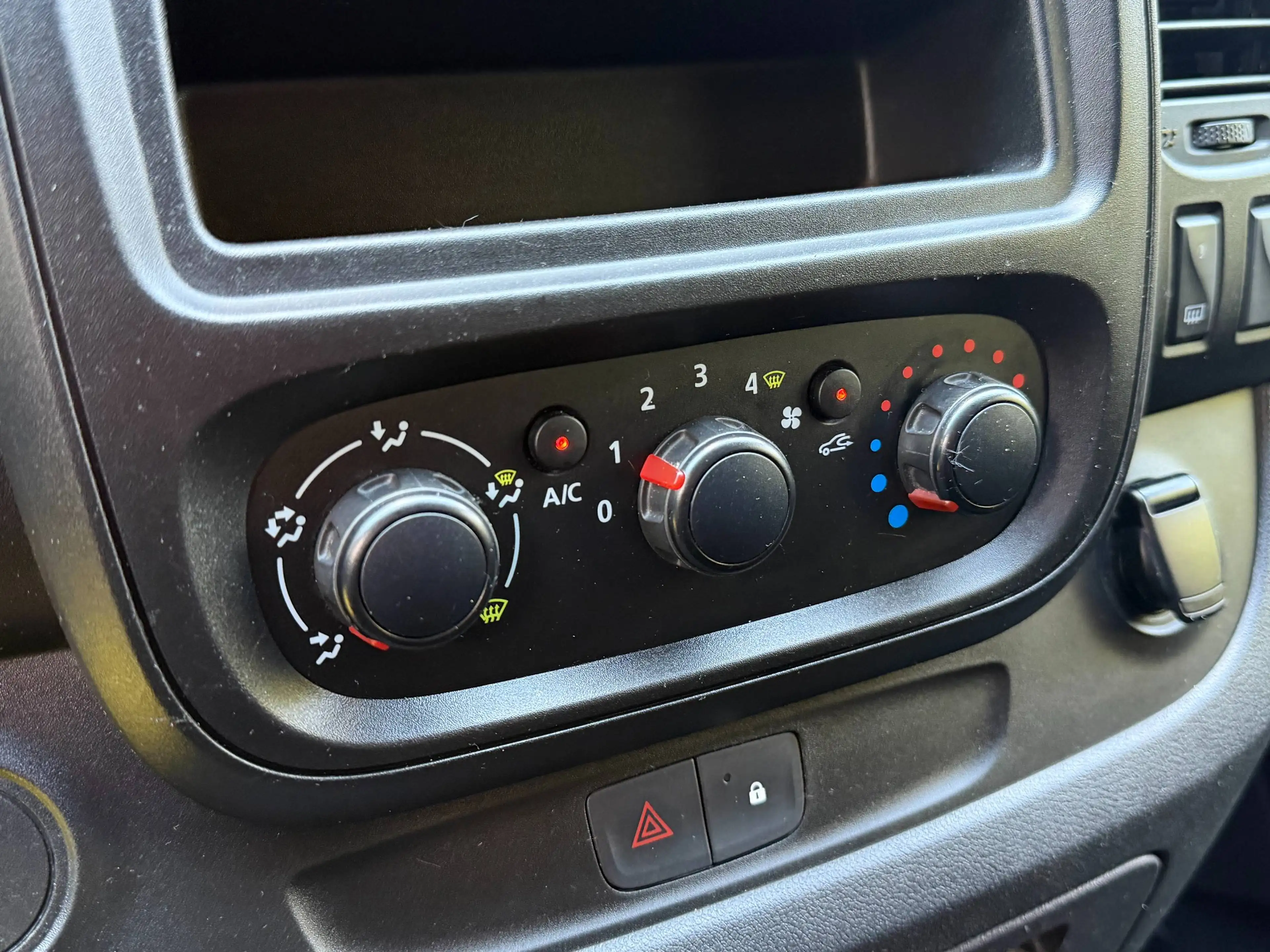 Fiat Talento Talento Kasten L2H1/2HAND/KLIMA/TÜV-12.2027/SERVO — photo 13