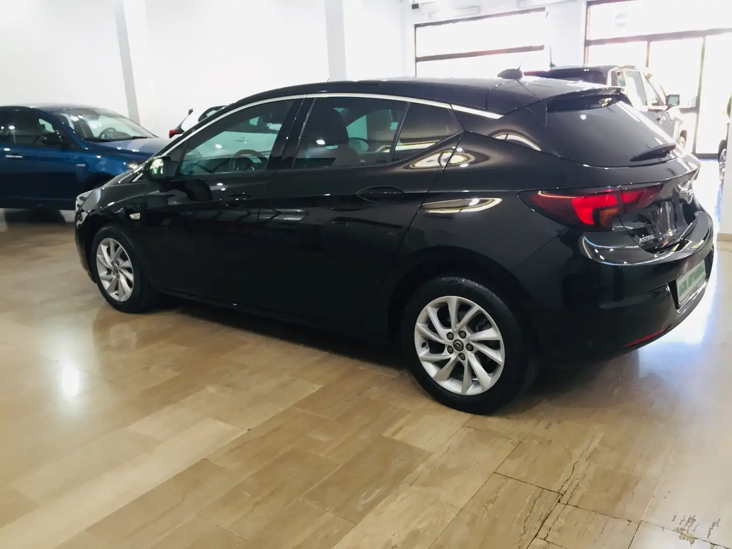 Opel Astra 5p 1.5 CDTi Business Elegance Noir - 2