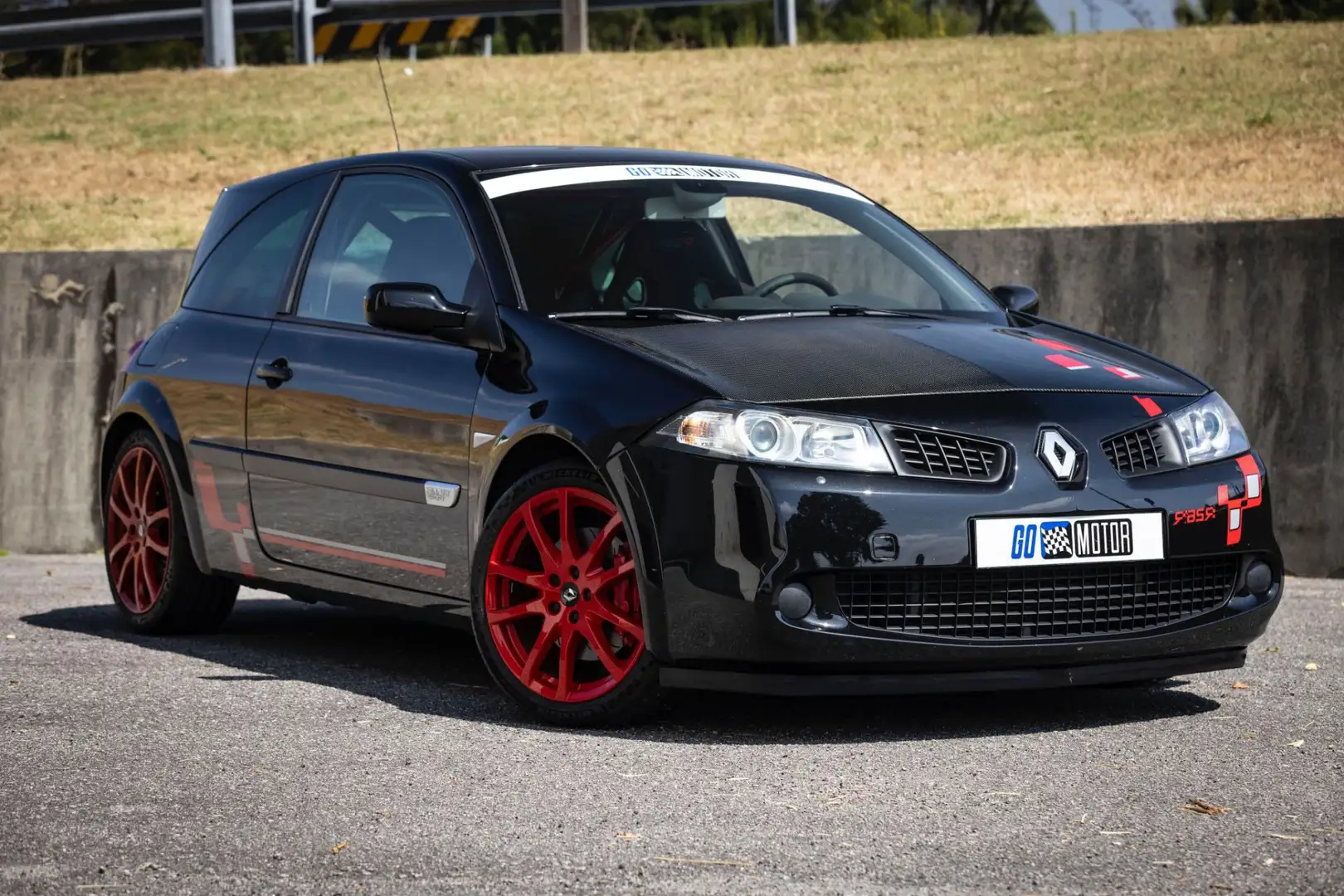 Renault Megane Sport F1-Team R26R - 1
