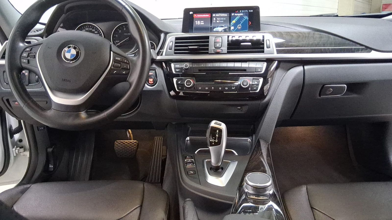 BMW 340 3 Touring 340 i xDrive Luxury Line Purity — photo 9
