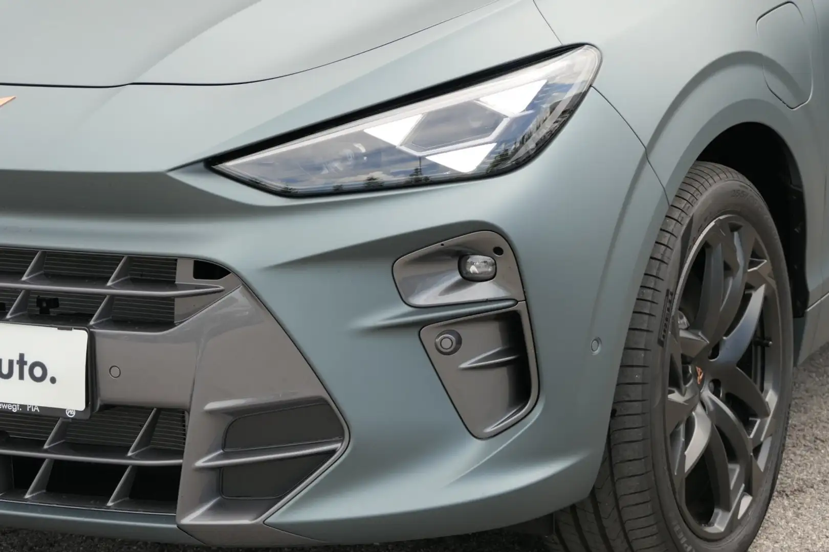 CUPRA Terramar e-HYBRID 272 PS DSG AC Edition Grau - 2