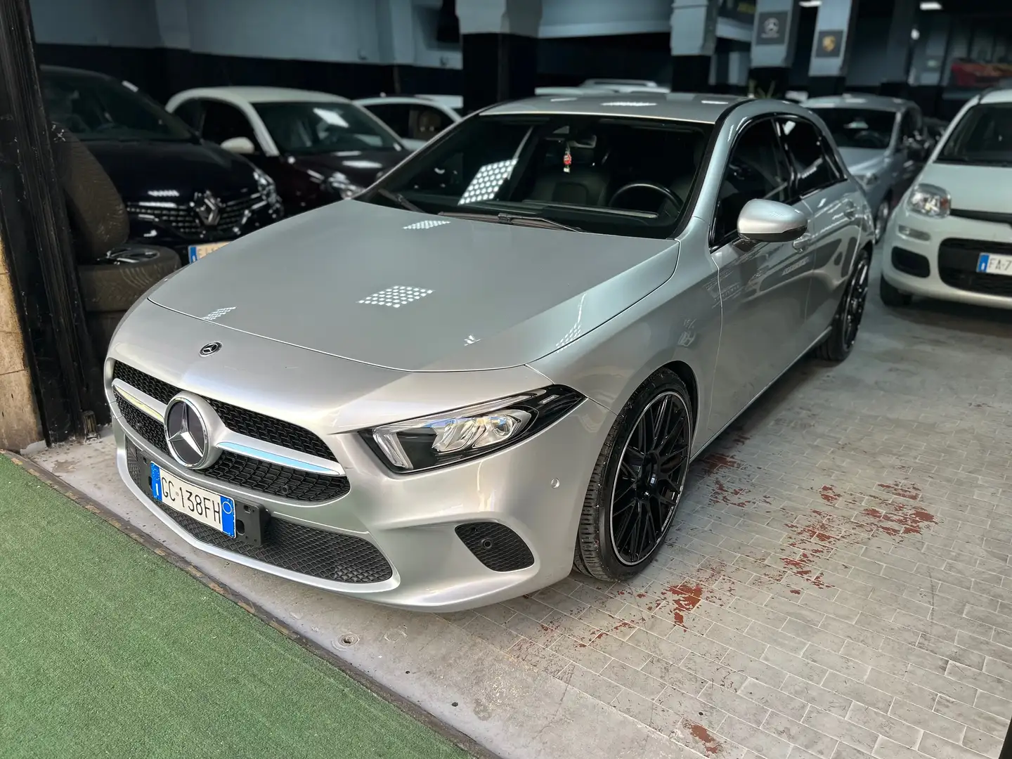 Mercedes-Benz A 180 A 180 d Sport Extra auto Argento - 2