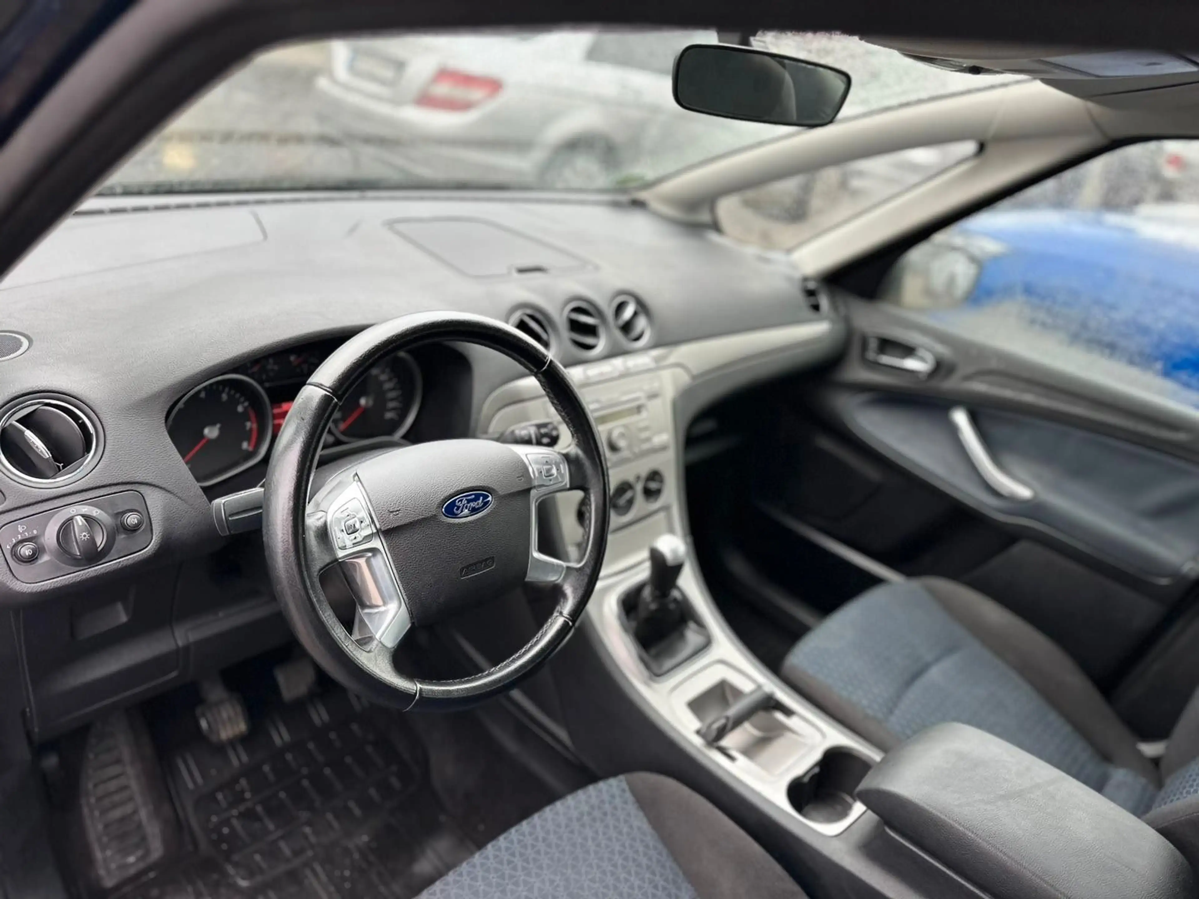 Ford S-Max S-MAX Ambiente Tüv AHK Insp Allu — photo 8