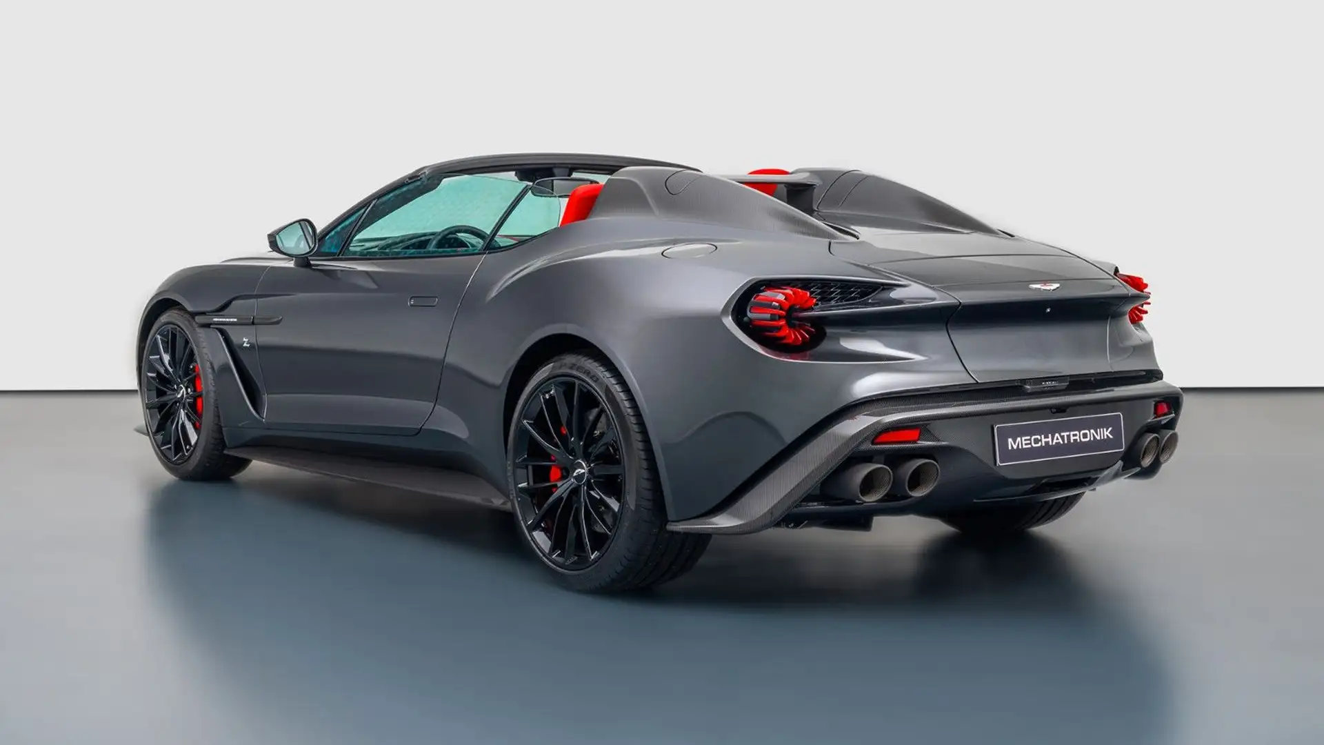Aston Martin Vanquish Zagato Speedster Grau - 2